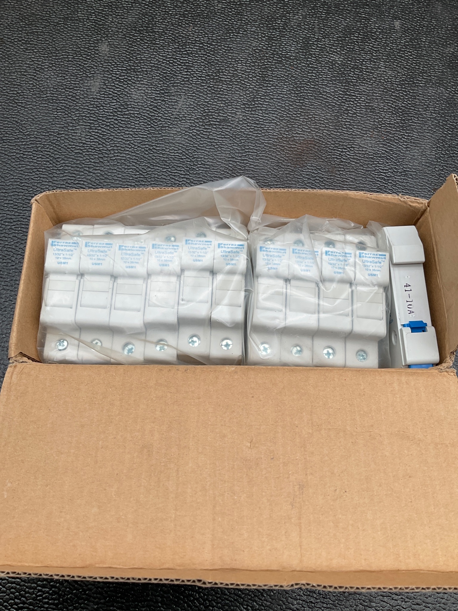 FERRAZ SHAWMUT USM1 Y213944 FUSE HOLDER 800V 30A NEW (10 PACK) 1