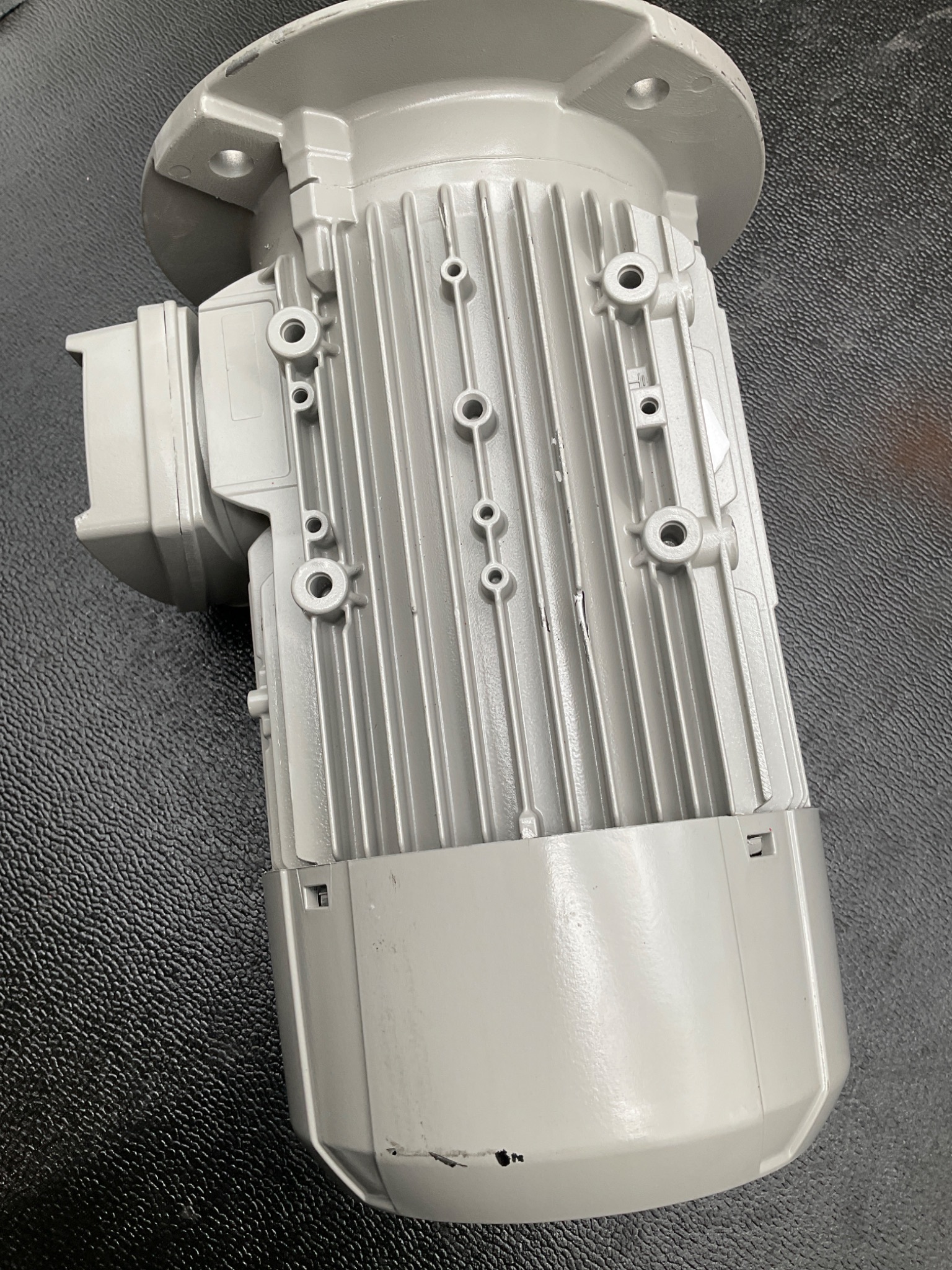 SIEMENS 1LE1003-0DB32-2FB4 IEC MOTOR 0.75KW 1450RPM B5 IP55 NEW 4