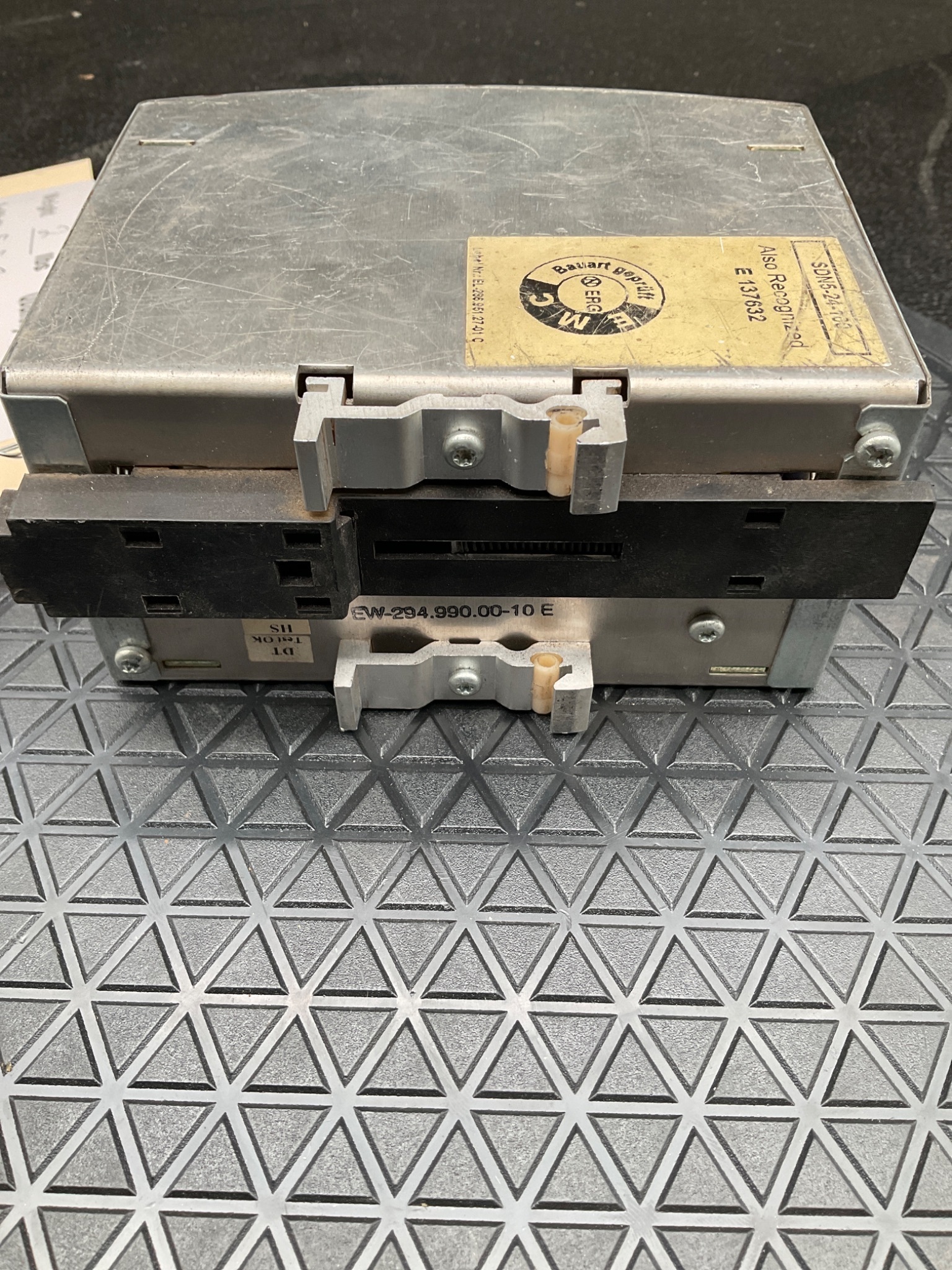 SOLA SDN 5-24-100 DIN RAIL POWER SUPPLY 24V 5A USED 4