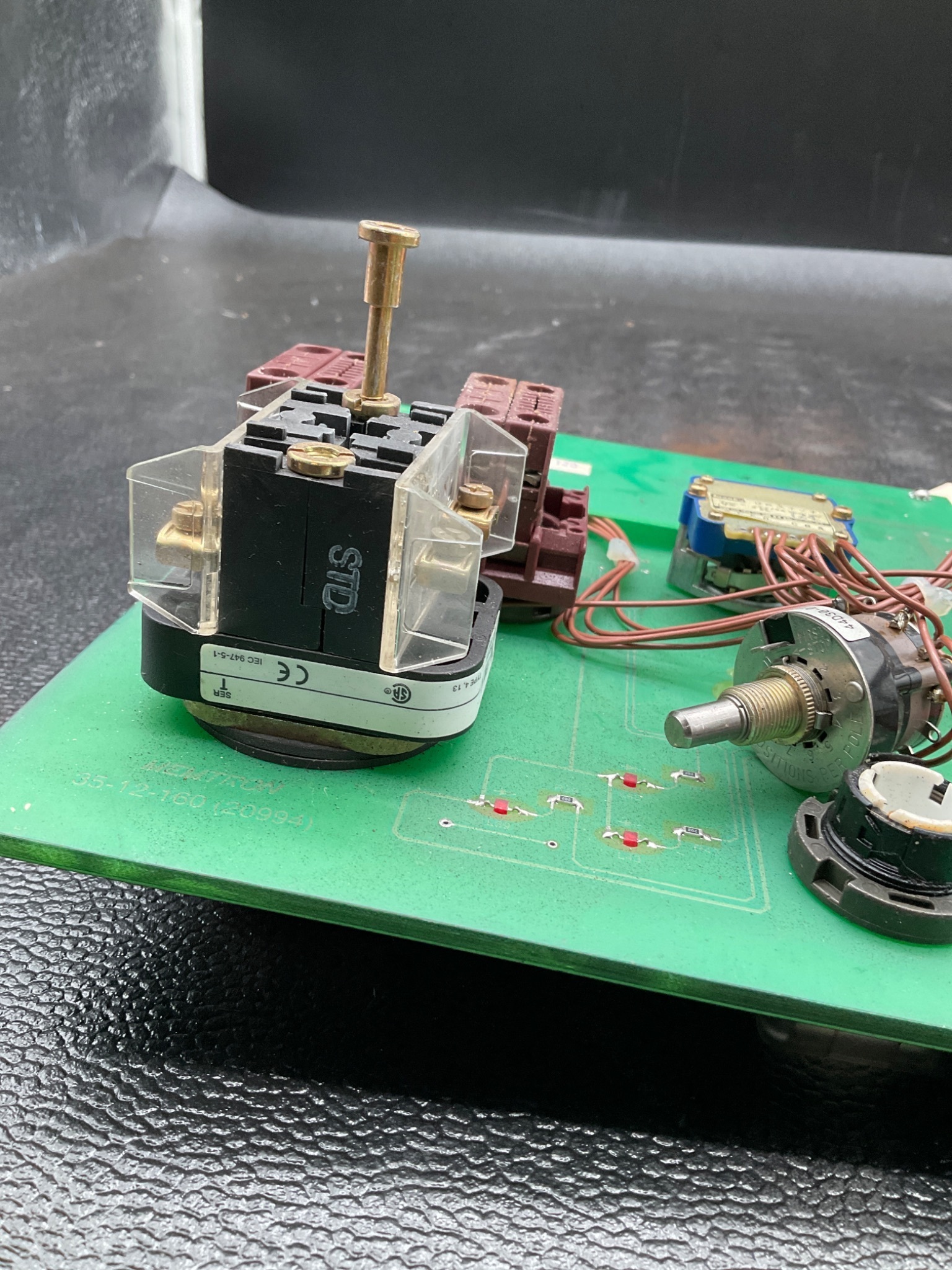 MEMTRON 3512160 OPERATOR INTERFACE PANEL USED 4