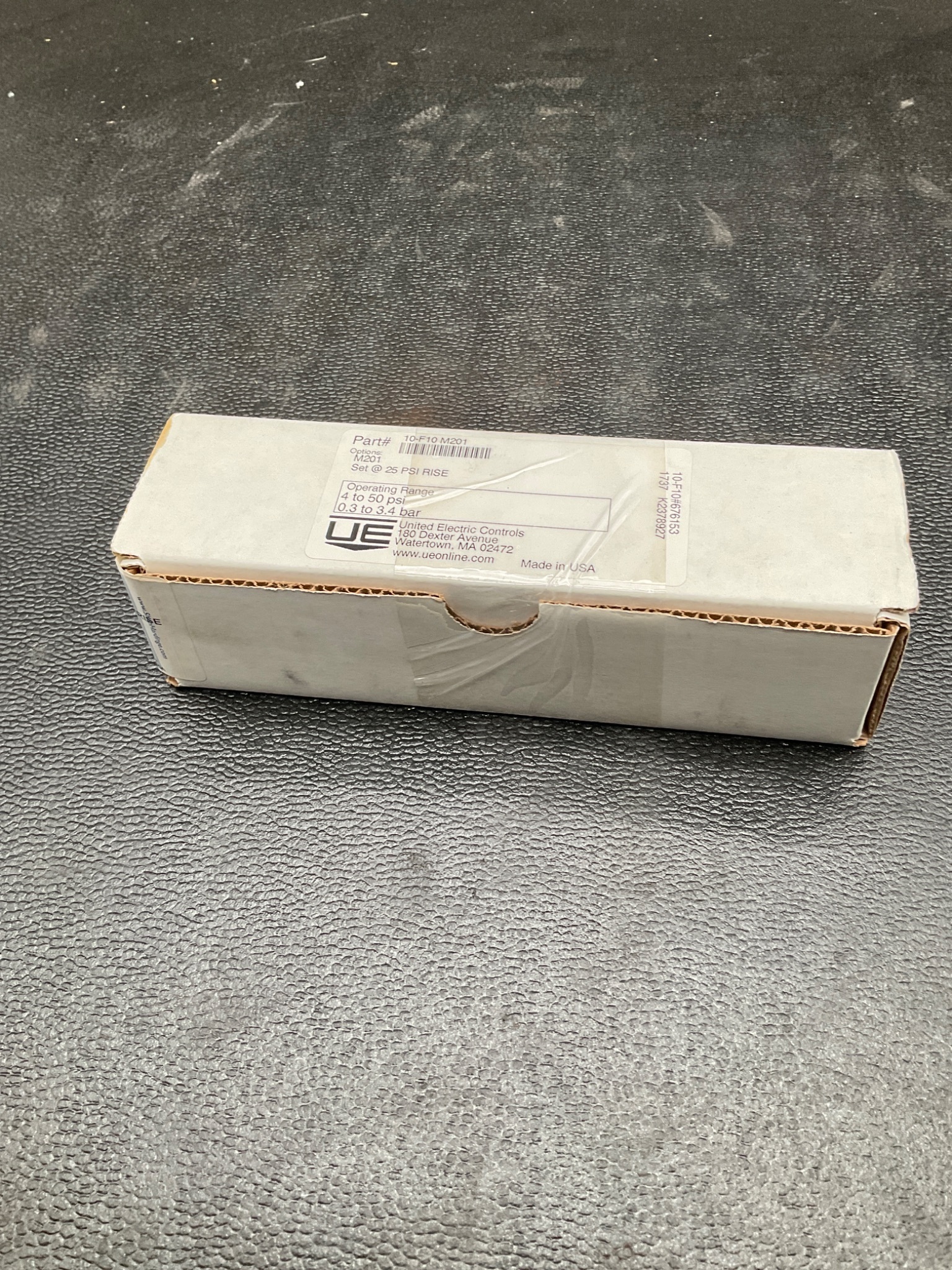 UNITED ELECTRIC 10F10M201 PRESSURE SWITCH 4-50PSI SPDT DIN NEW 3