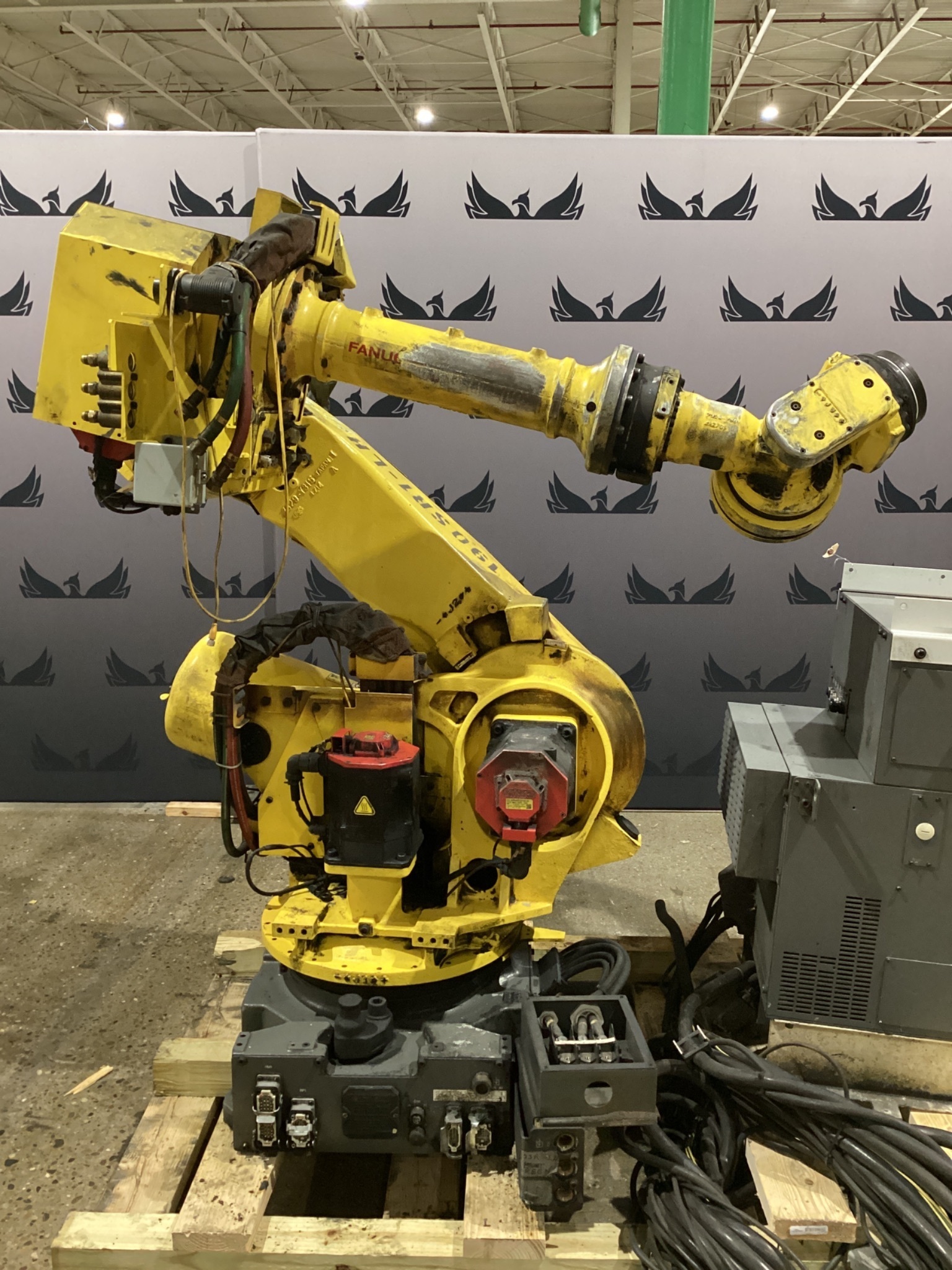FANUC R-2000iB/210F w/ R-30iB Controls USED 1