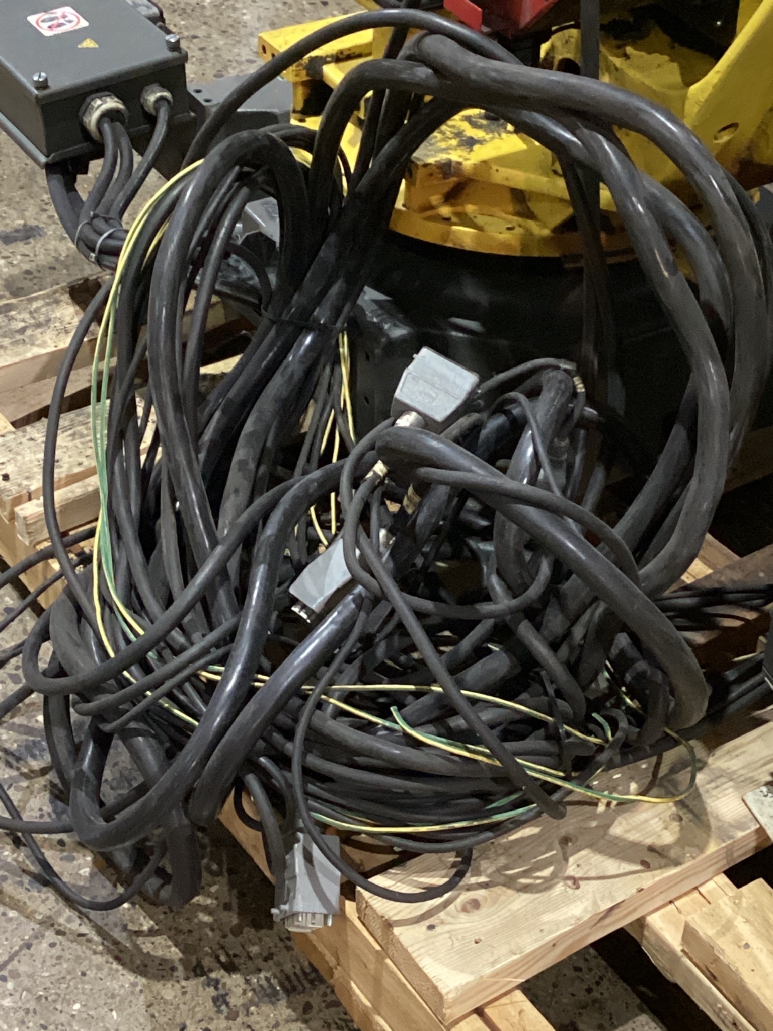 FANUC R-2000iB/210F w/ R-30iB Controls USED 6