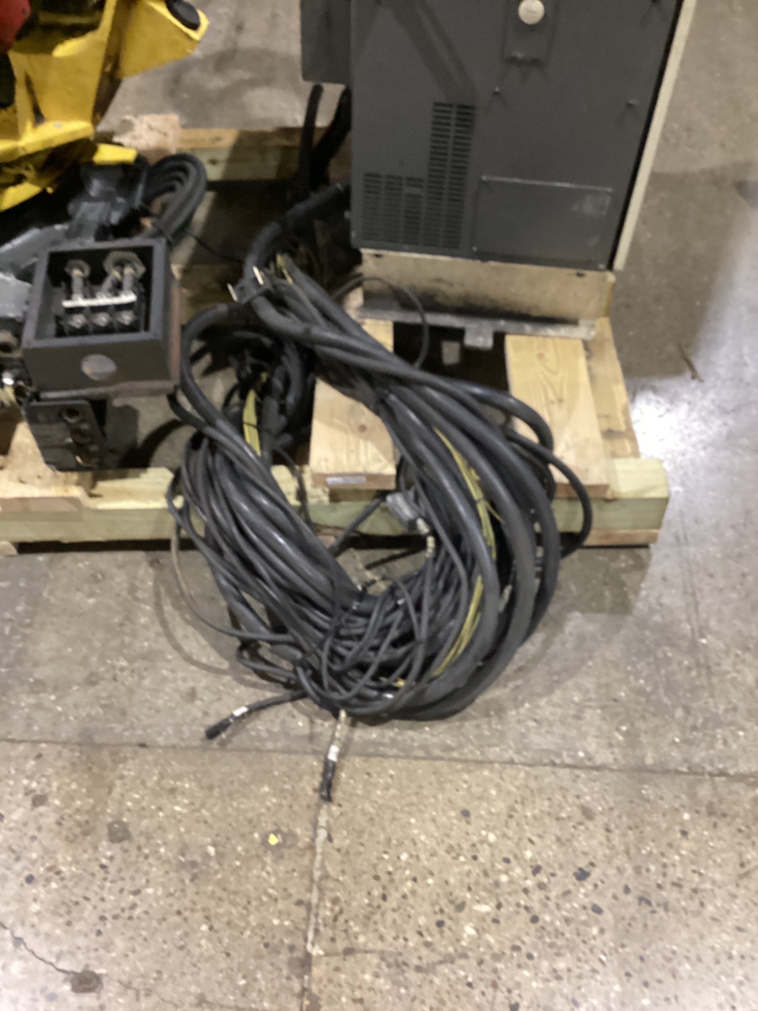 FANUC R-2000iB/210F w/ R-30iB Controls USED 8