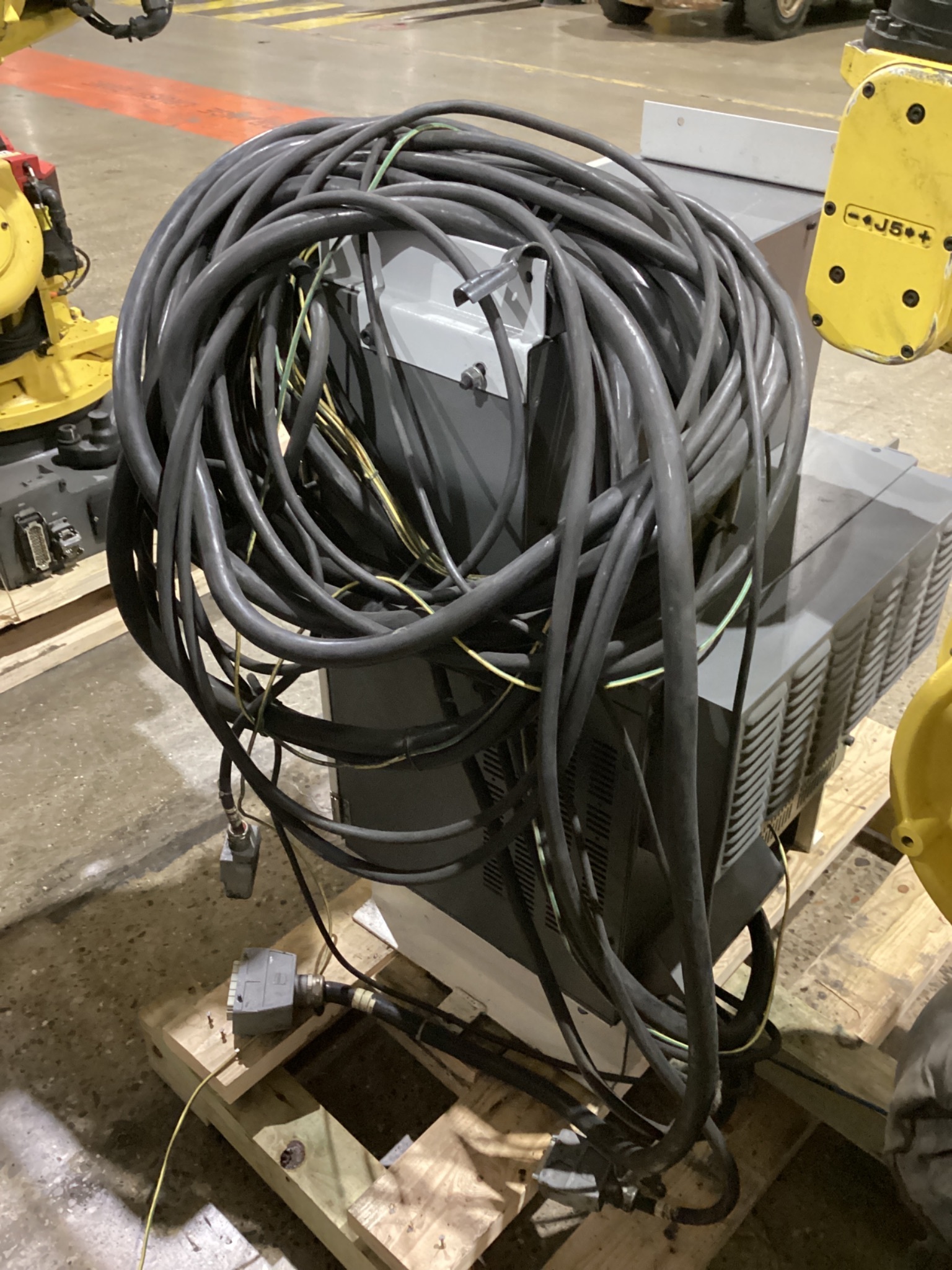FANUC R-2000iB/210F w/ R-30iB Controls USED 5
