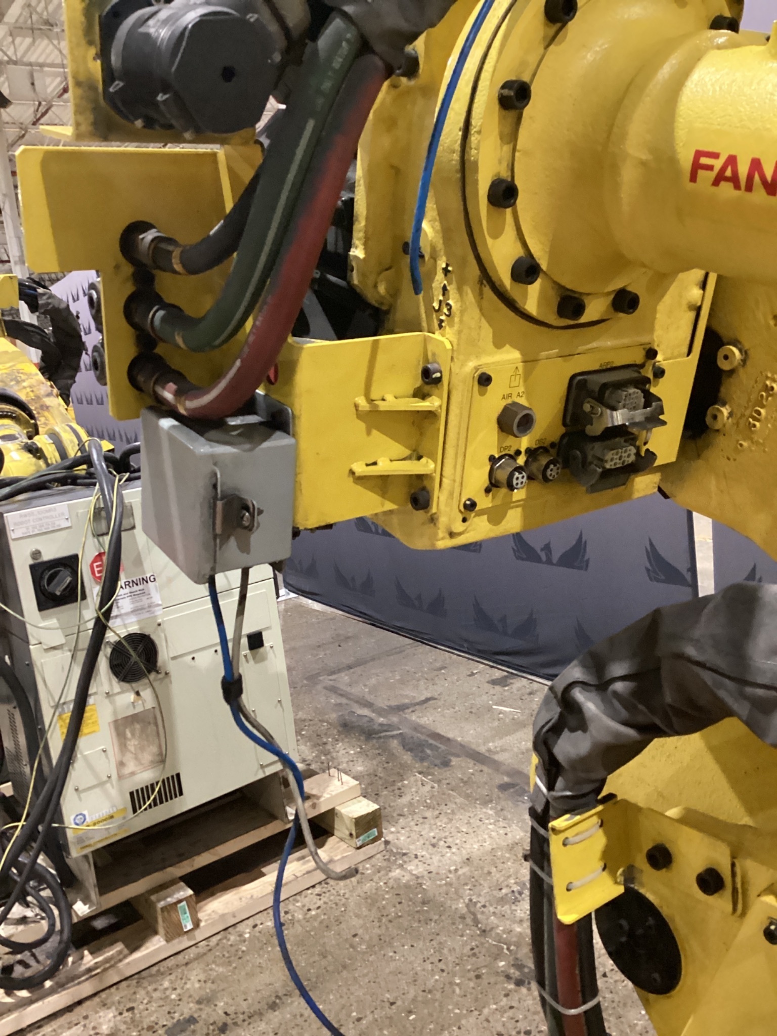 FANUC R-2000iB/210F w/ R-30iB Controls USED 7