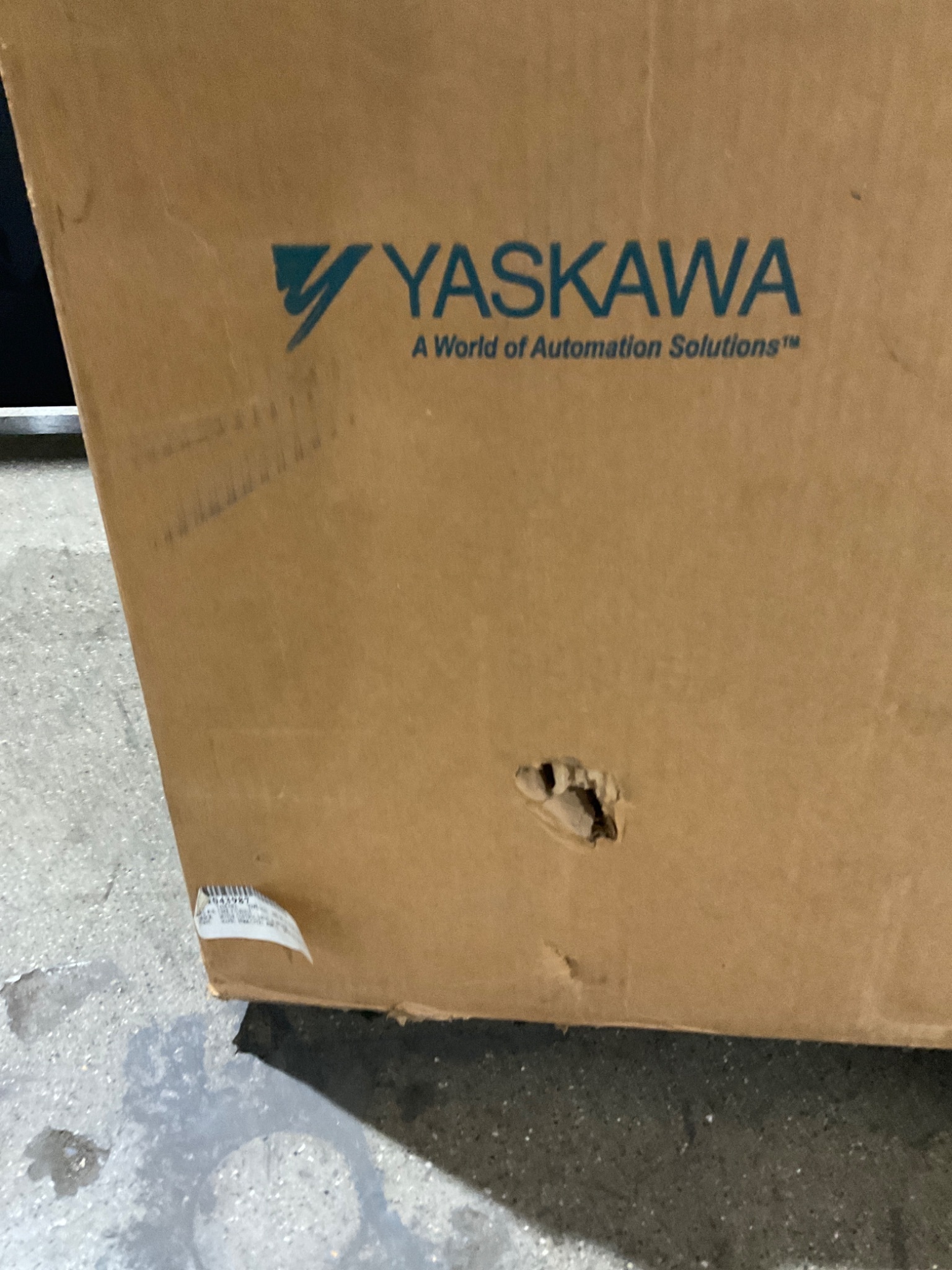 YASKAWA CIMR-F7U4030 AC INVERTER DRIVE 40HP 480V NEW 2