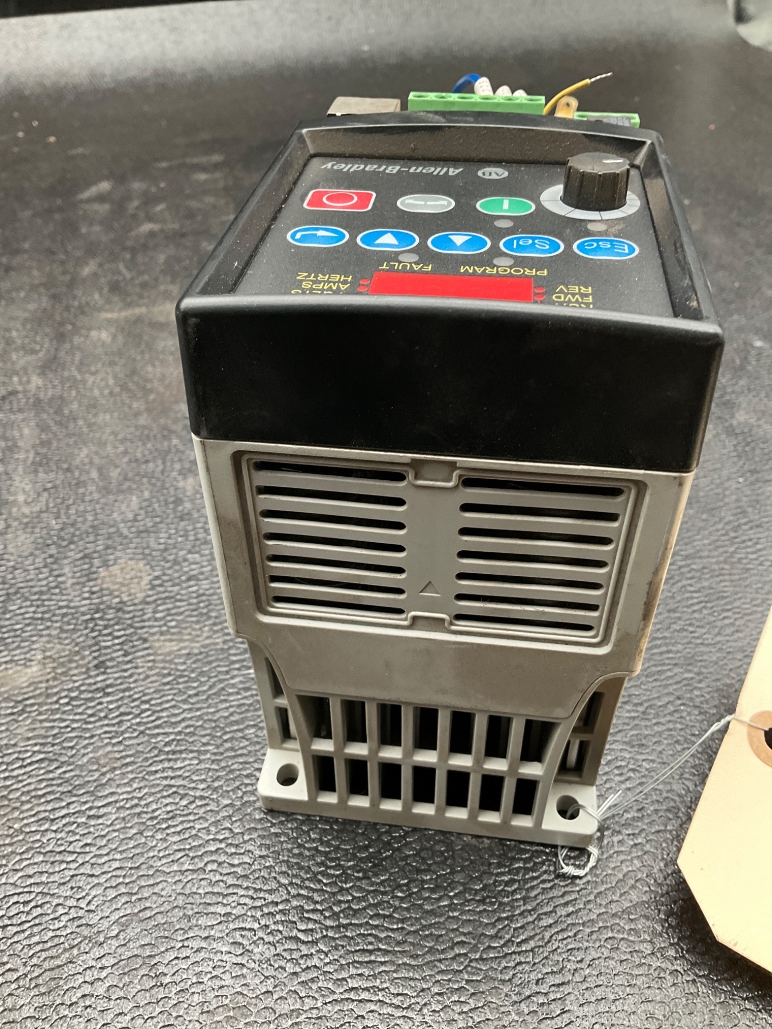 ALLEN BRADLEY 22A-D2P3N104 POWERFLEX 4 AC DRIVE 1HP USED MISSING COVER 5