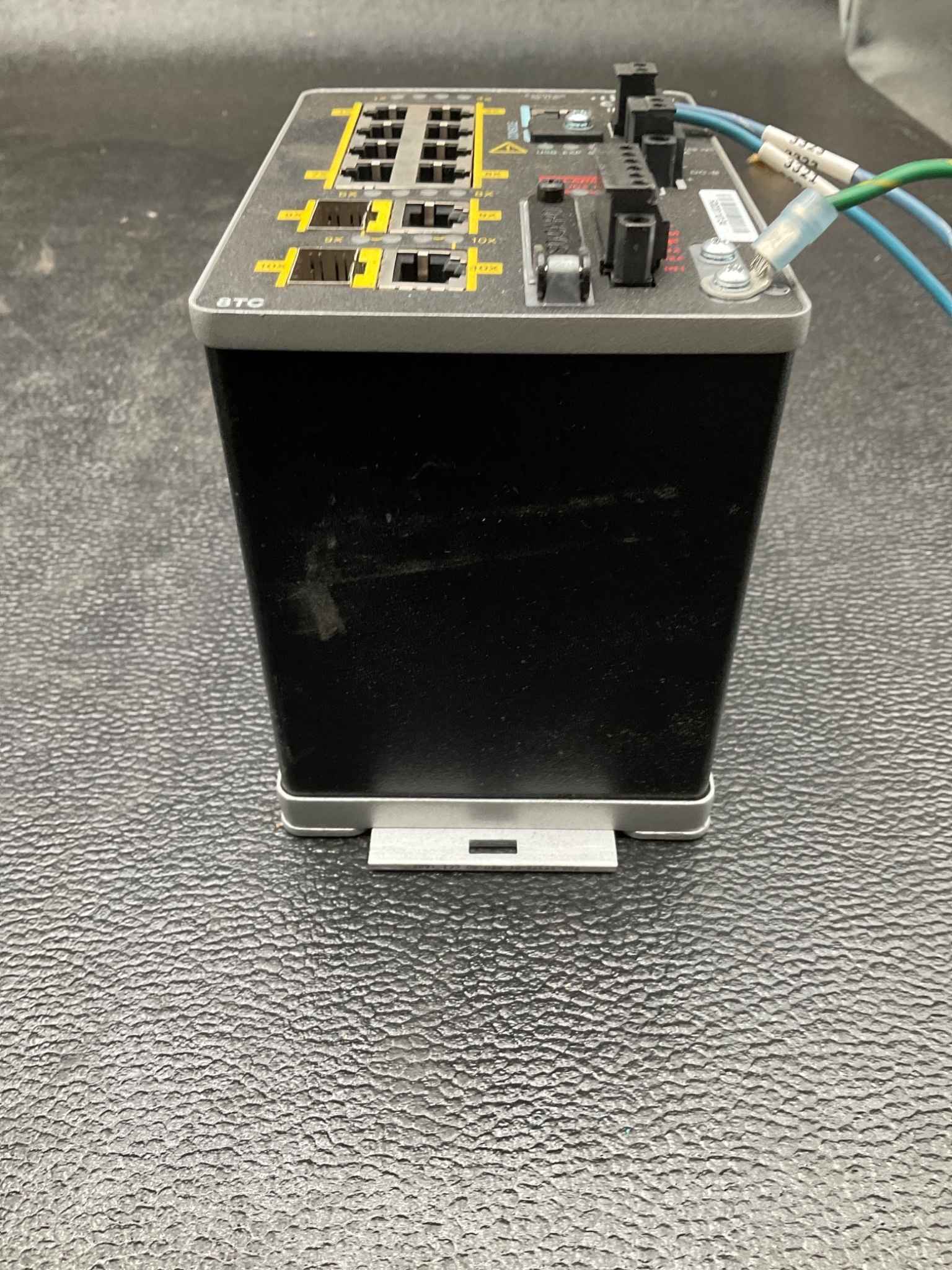 CISCO IE-2000 INDUSTRIAL ETHERNET SWITCH SD CARD CONSOLE USED 2