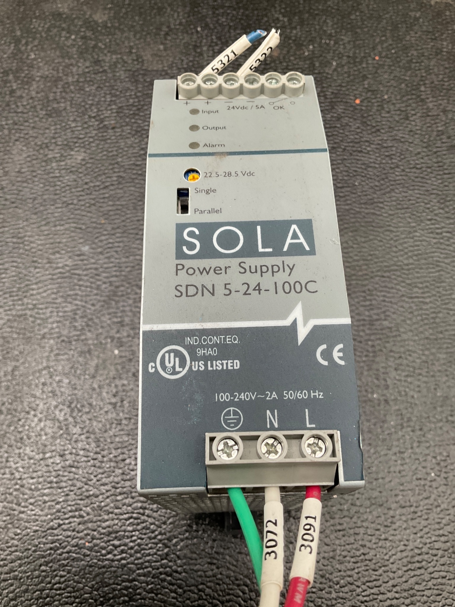 SOLA SDN 5-24-100C DIN RAIL POWER SUPPLY 24VDC 5A USED 2
