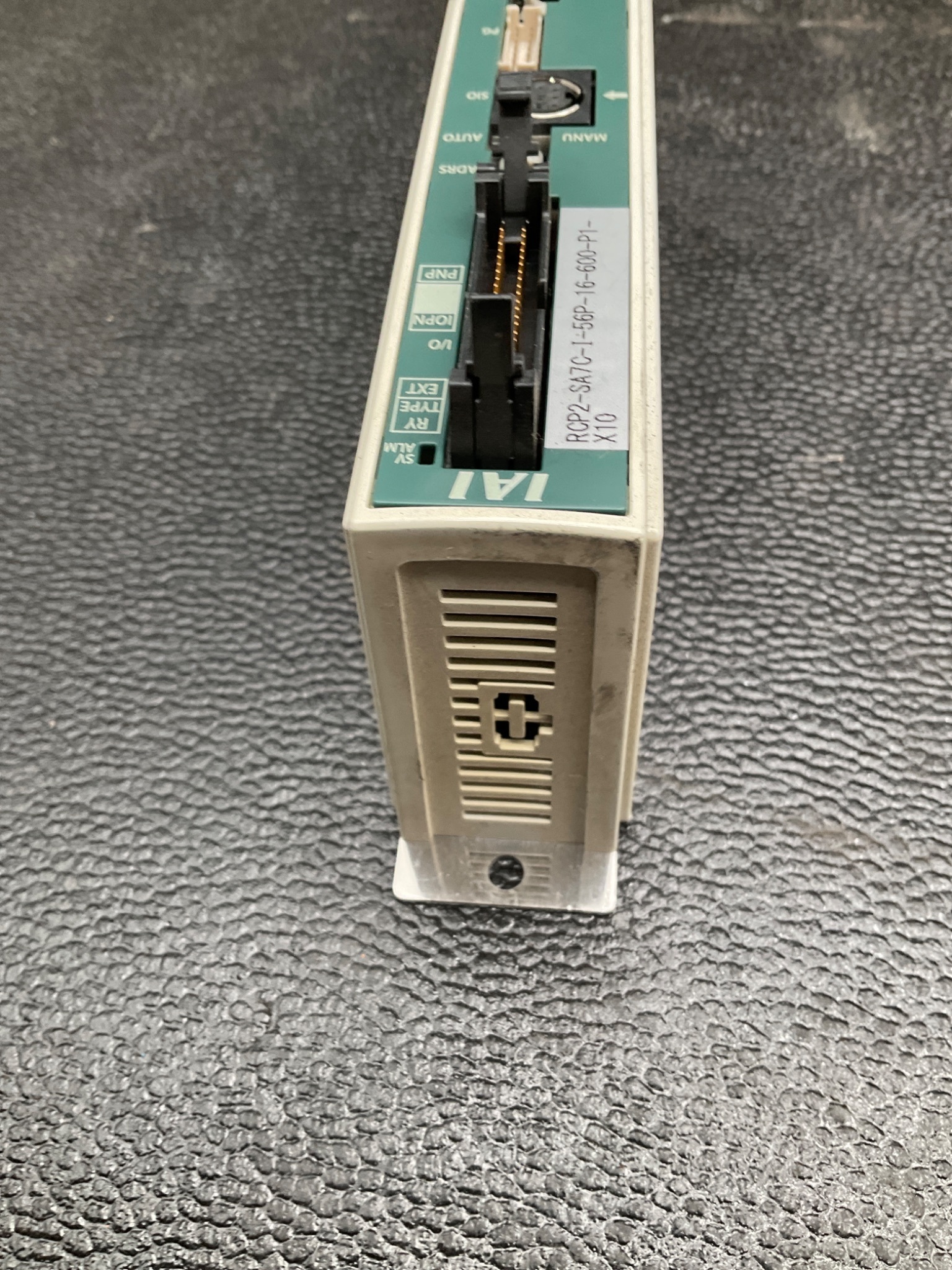 IAI PCON-CG-56PI-PN-2-0 Position Controller 24VDC PNP USED 4