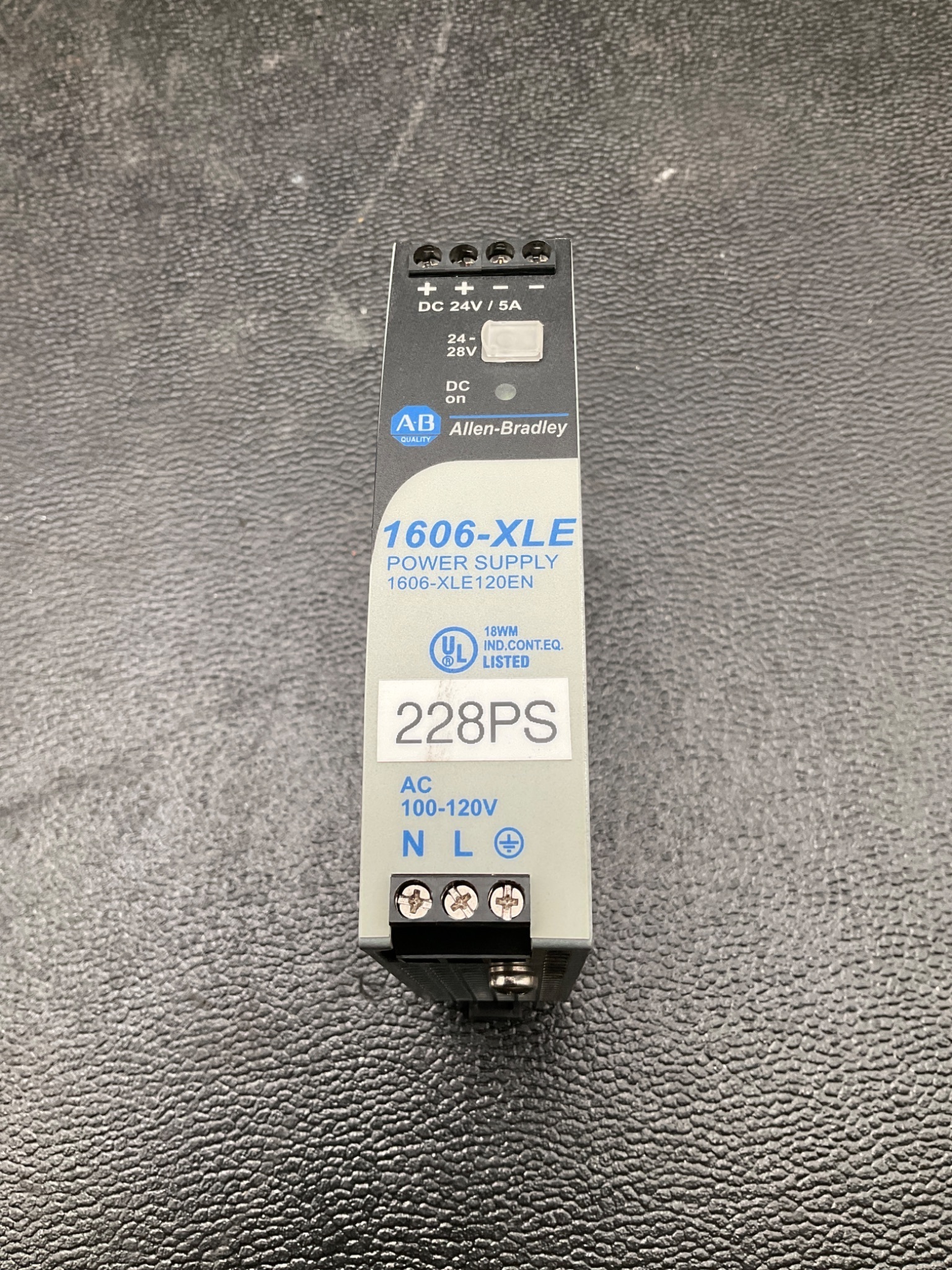 ALLEN BRADLEY 1606-XLE120EN DIN Rail Power Supply 24VDC 5A USED 1