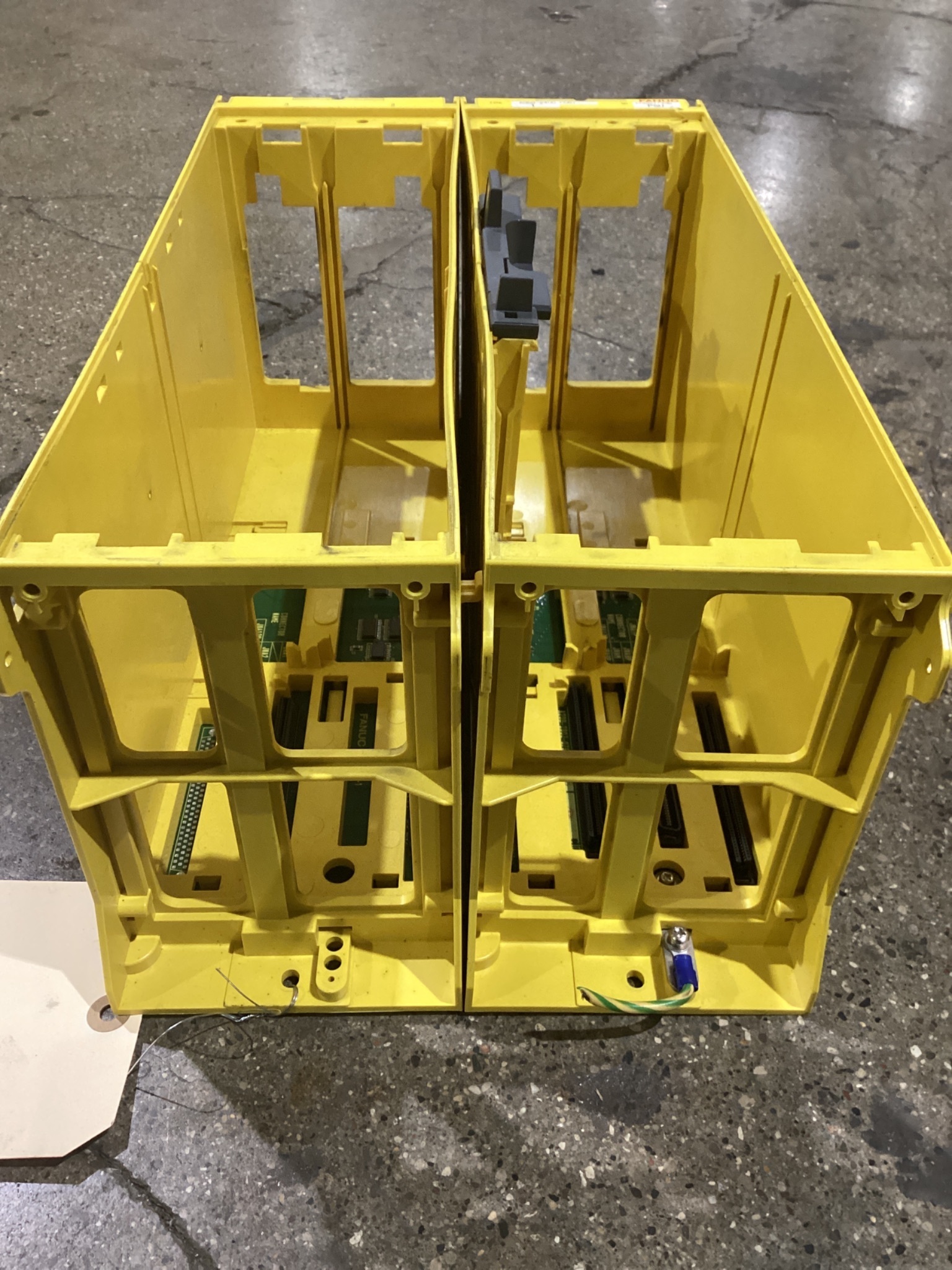 FANUC A05B-2400-C061 4-Slot Rack Backplane USED 3