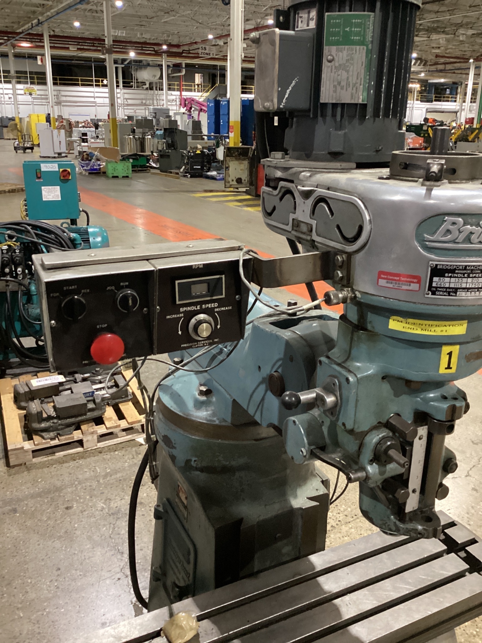 BRIDGEPORT 84284 Vertical Milling Machine 1.5HP USED 5