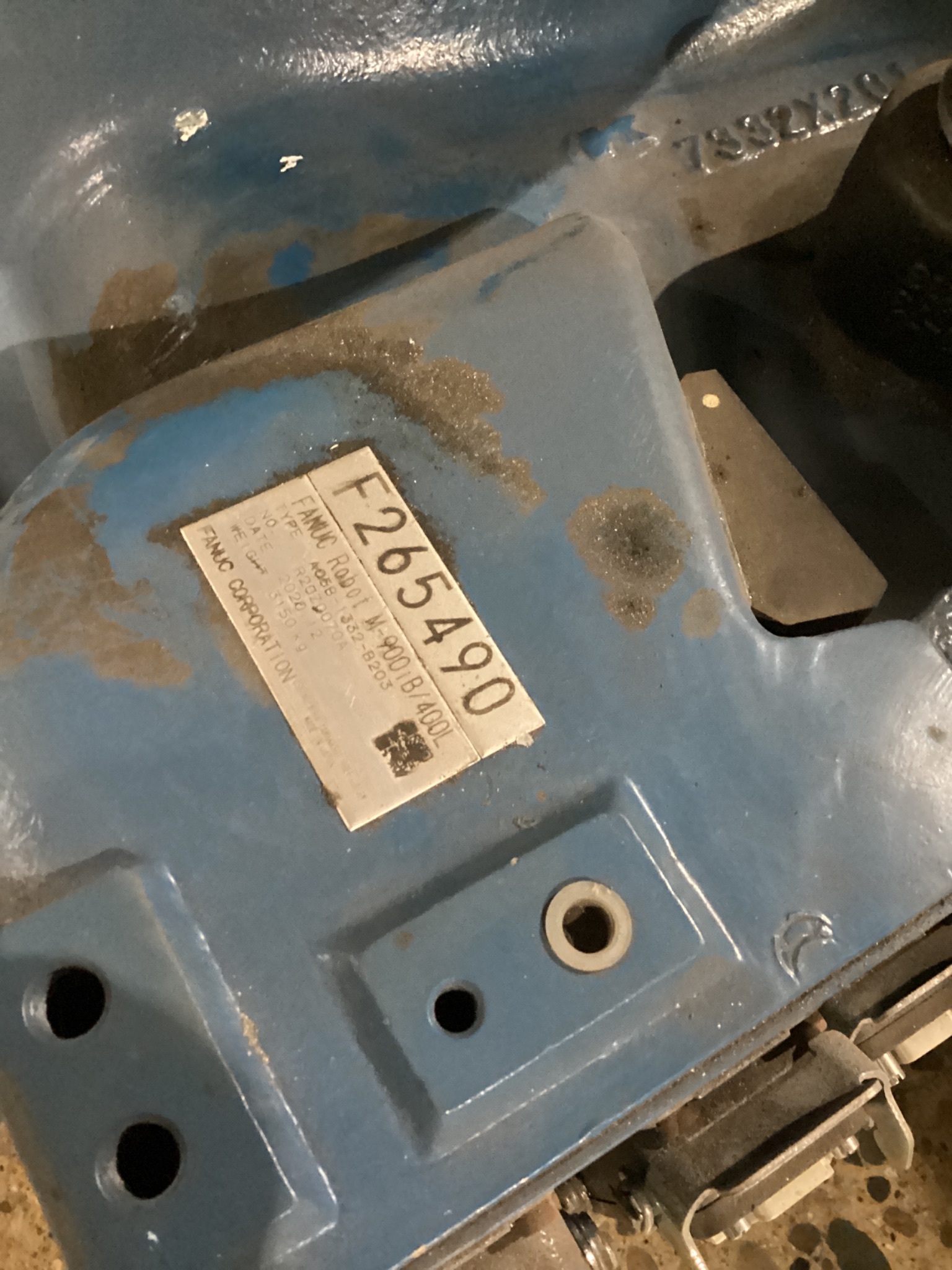 FANUC M-900iB/400L w/ R30IB PLUS Controls USED Damaged 5