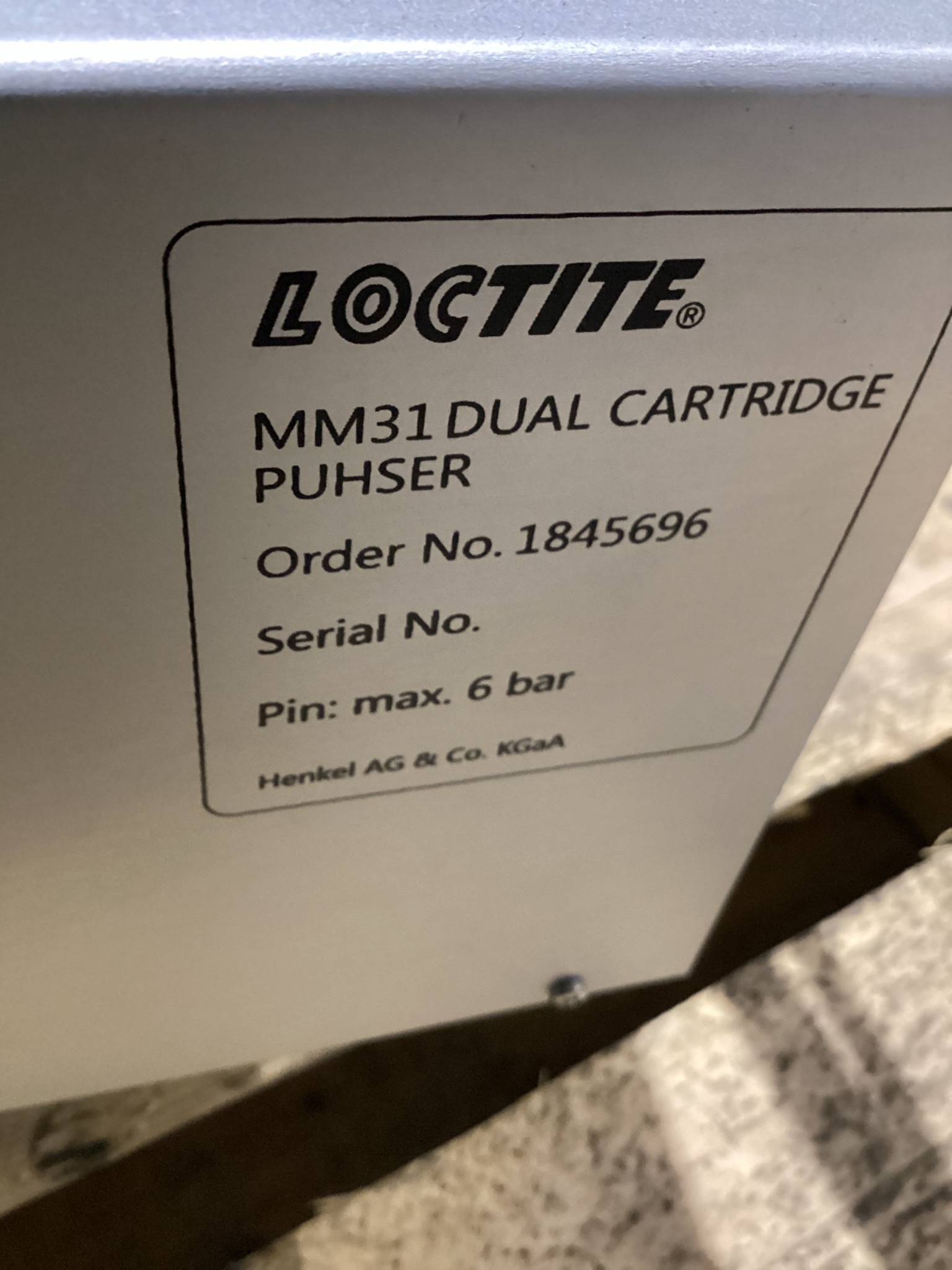 LOCTITE MM31 DUAL CARTRIDGE PUSHER W/ MM25 CONTROLLER 400ML DISPENSER USED 7