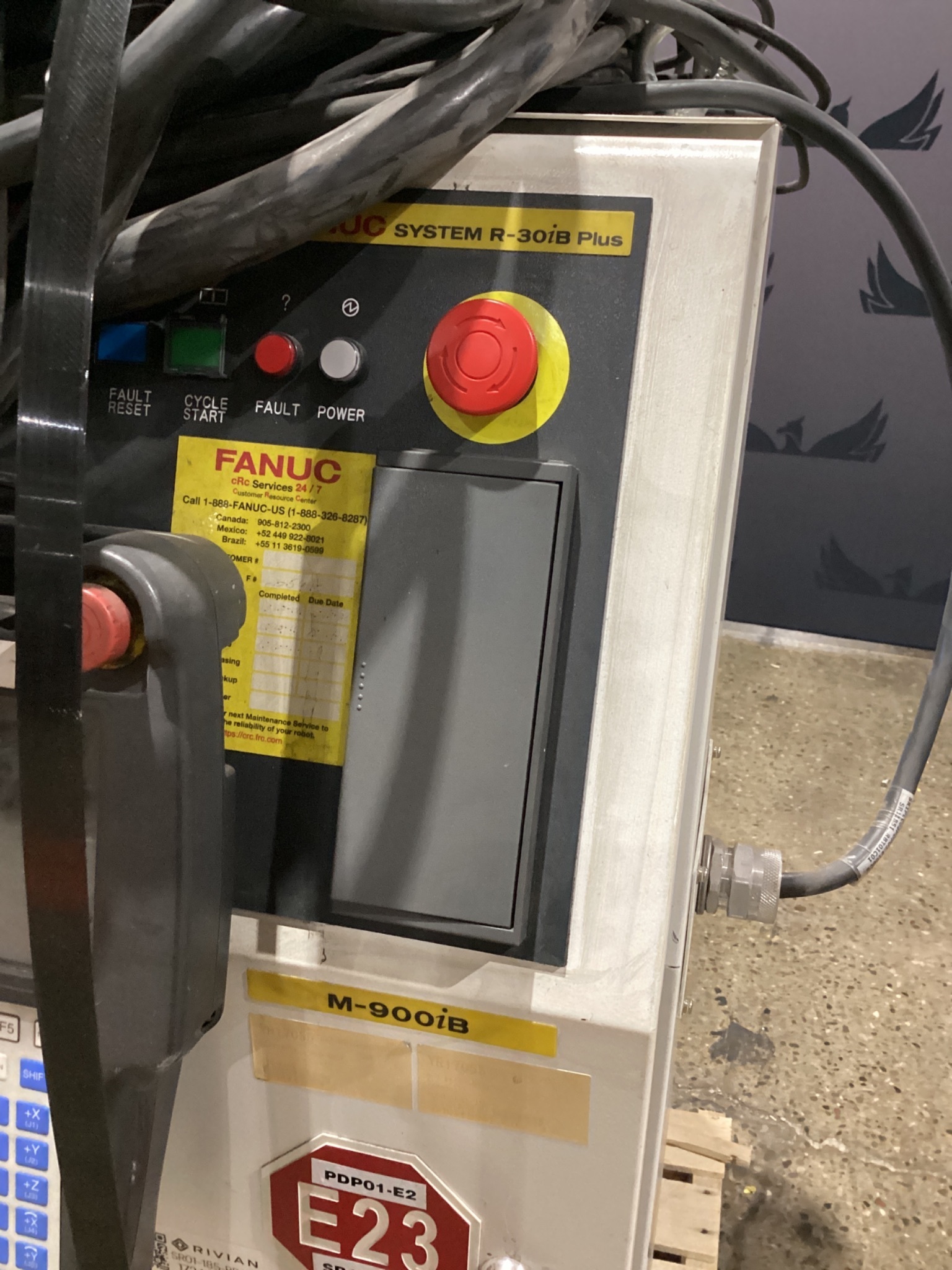 FANUC M-900iB/400L w/ R30IB PLUS Controls USED Damaged 12