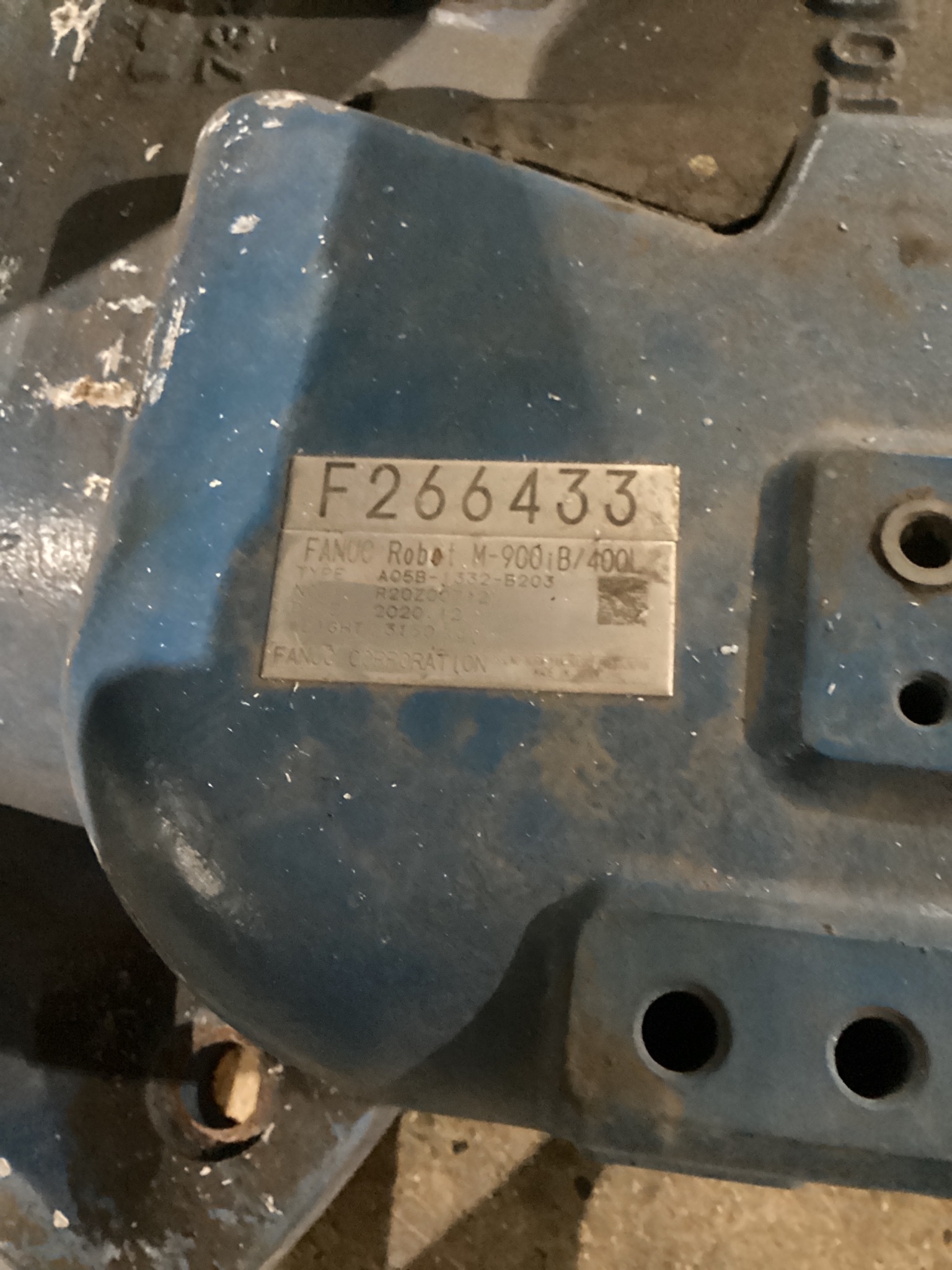 FANUC M-900iB/400L w/ R-30iB PLUS Controls USED 6