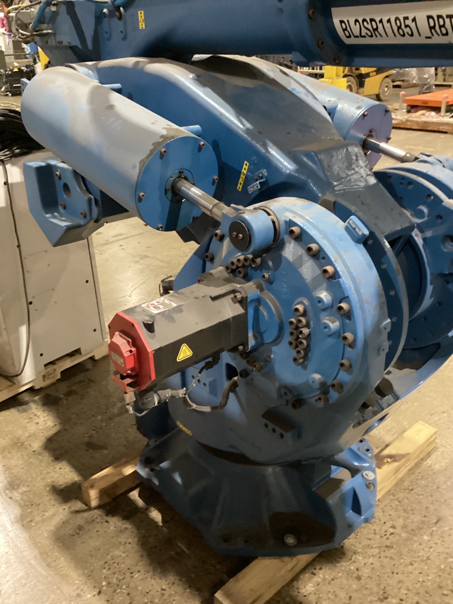 FANUC M-900iB/400L w/ R30IB PLUS Controls USED 7