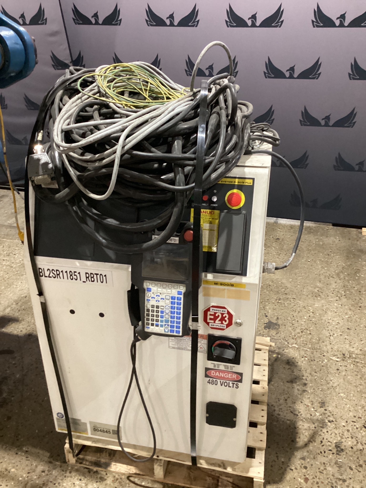 FANUC M-900iB/400L w/ R30IB PLUS Controls USED 11