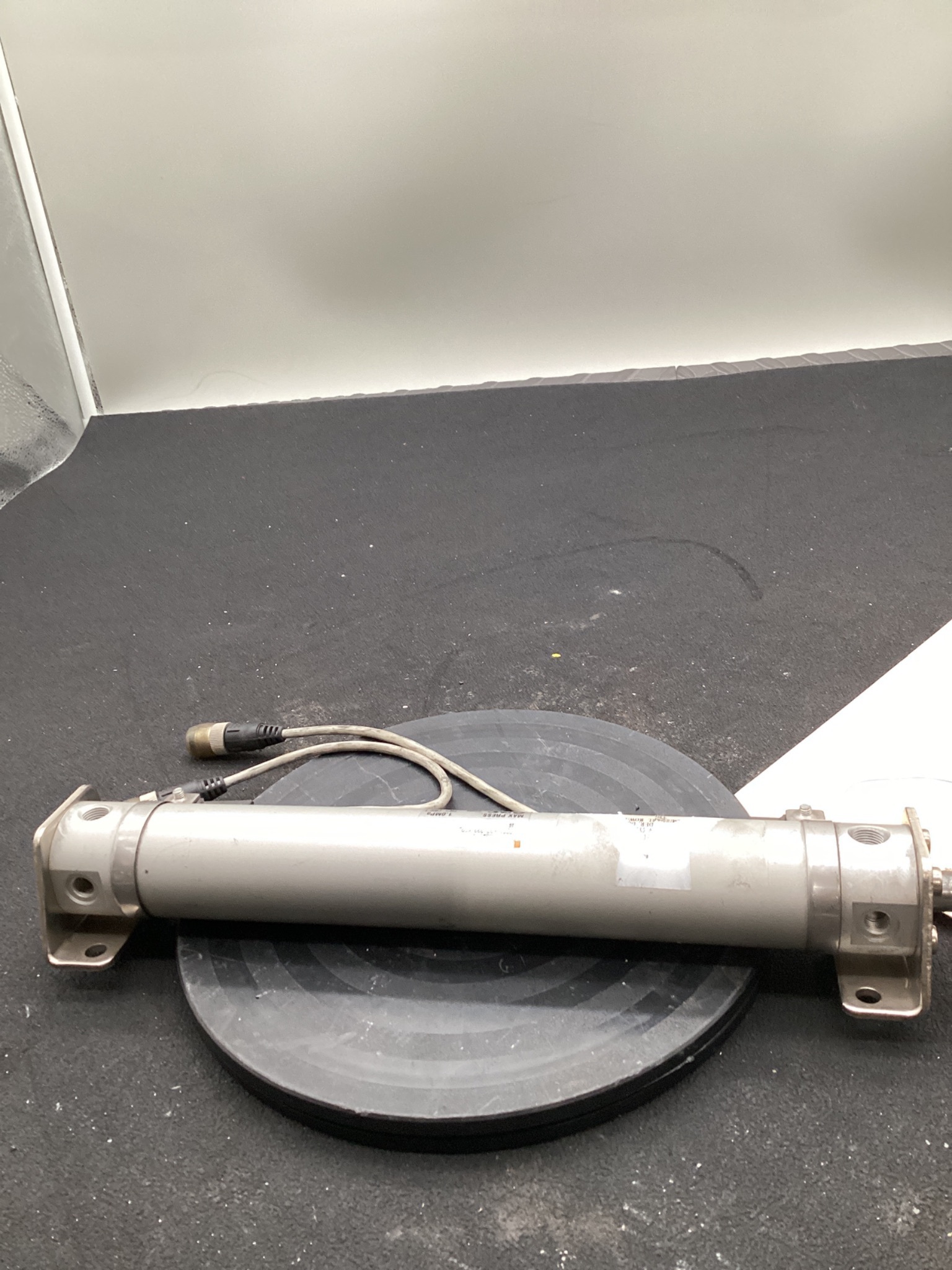 SMC CDG1LN32-200-K59W-11 PNEUMATIC CYLINDER 32MM 200MM USED 0
