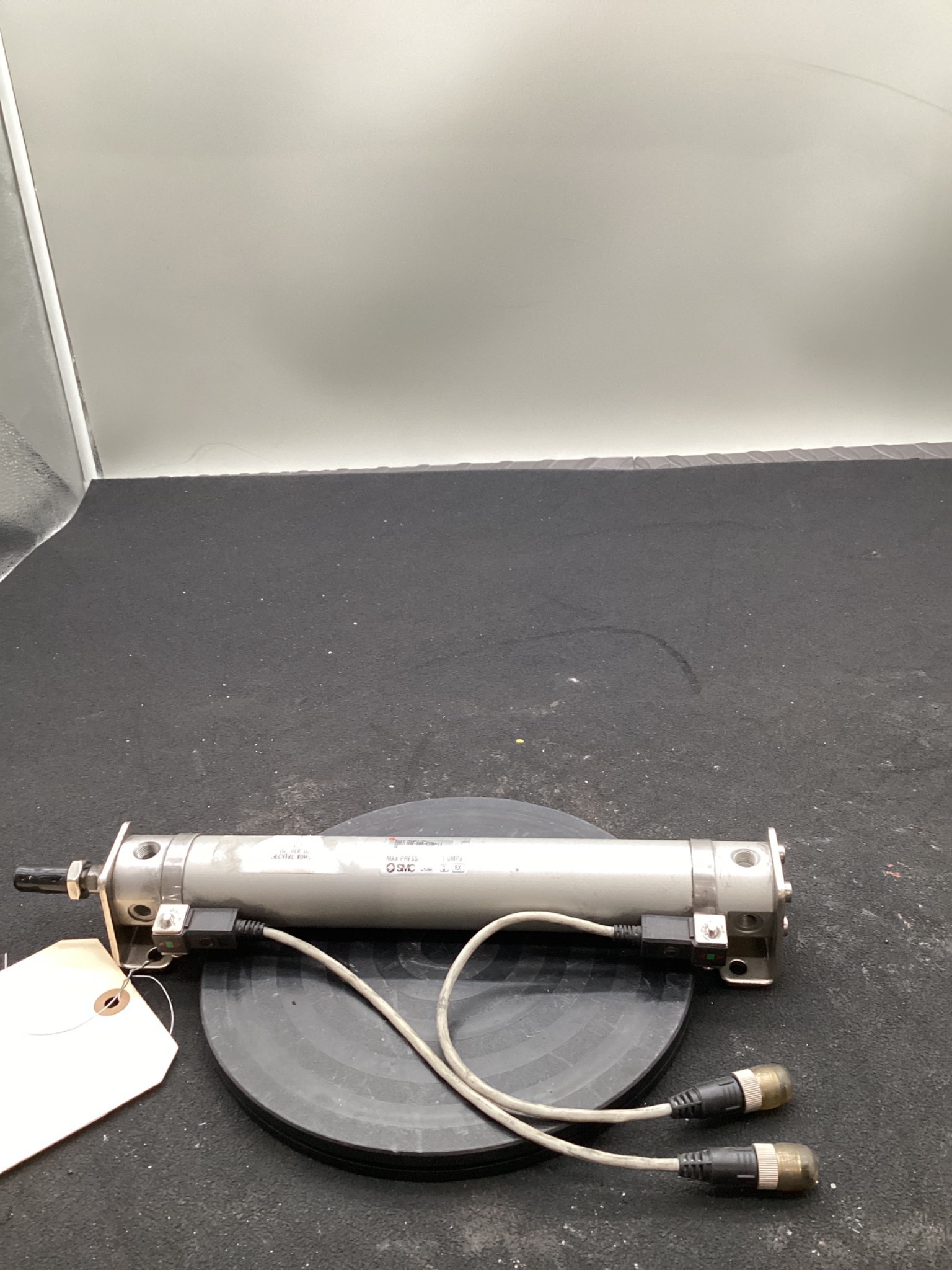 SMC CDG1LN32-200-K59W-11 PNEUMATIC CYLINDER 32MM 200MM USED 2