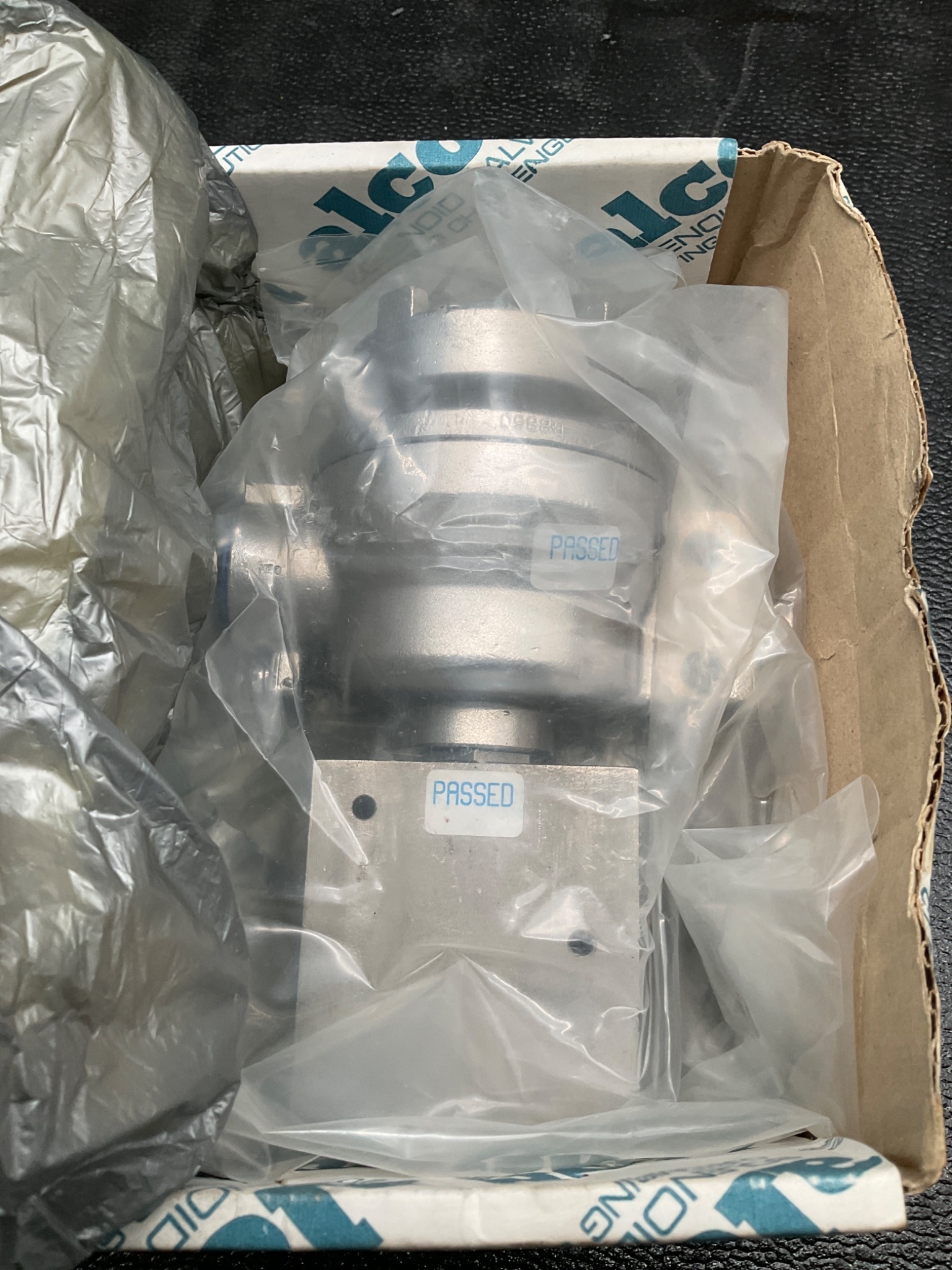 ALCON 33D31Z5A3-6J259 SOLENOID VALVE 3/2 WAY SS 24VDC NEW 2