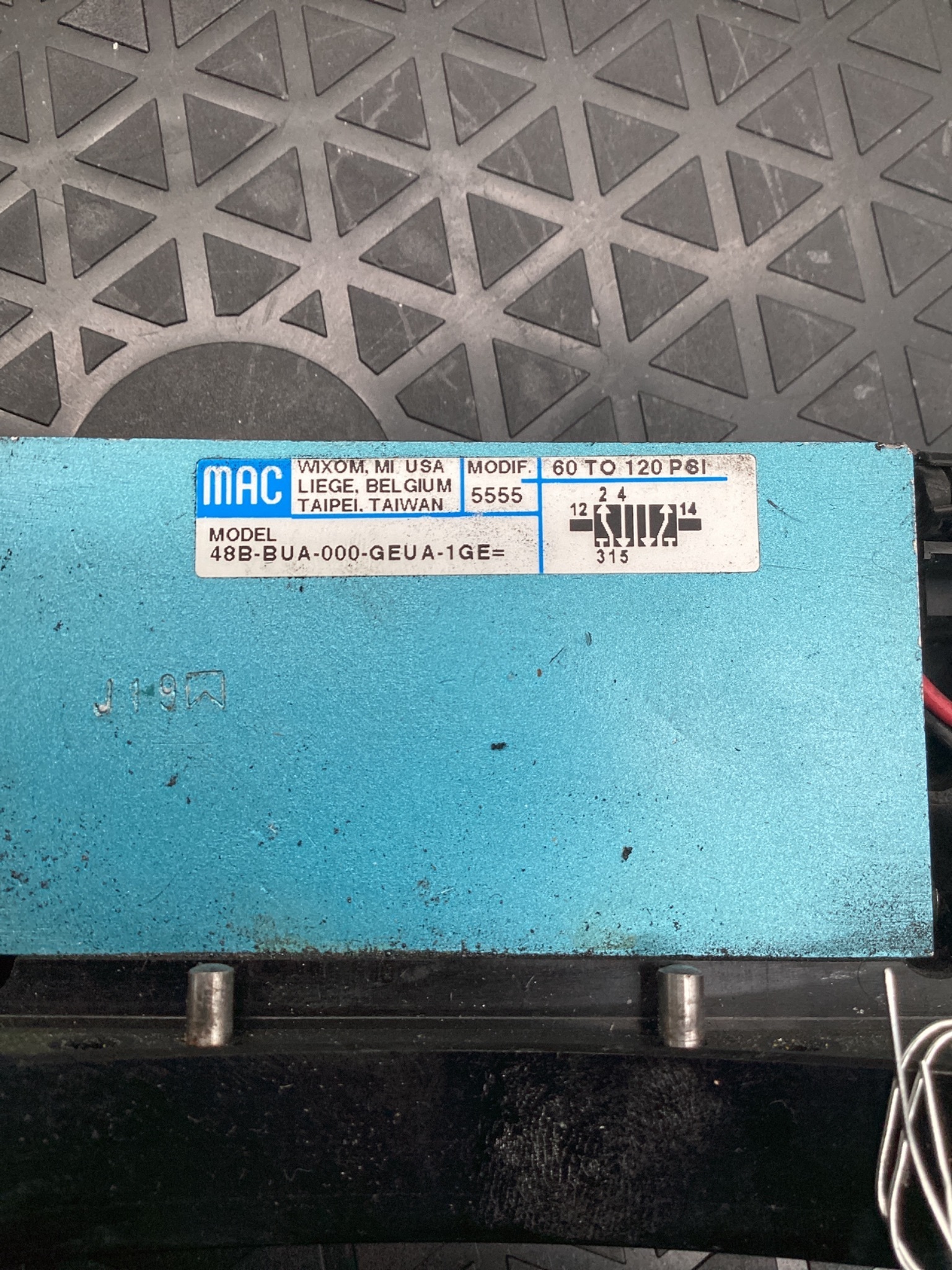 MAC 48B-BUA-000-GEUA-1GE SOLENOID VALVE 24VDC 120PSI USED 5