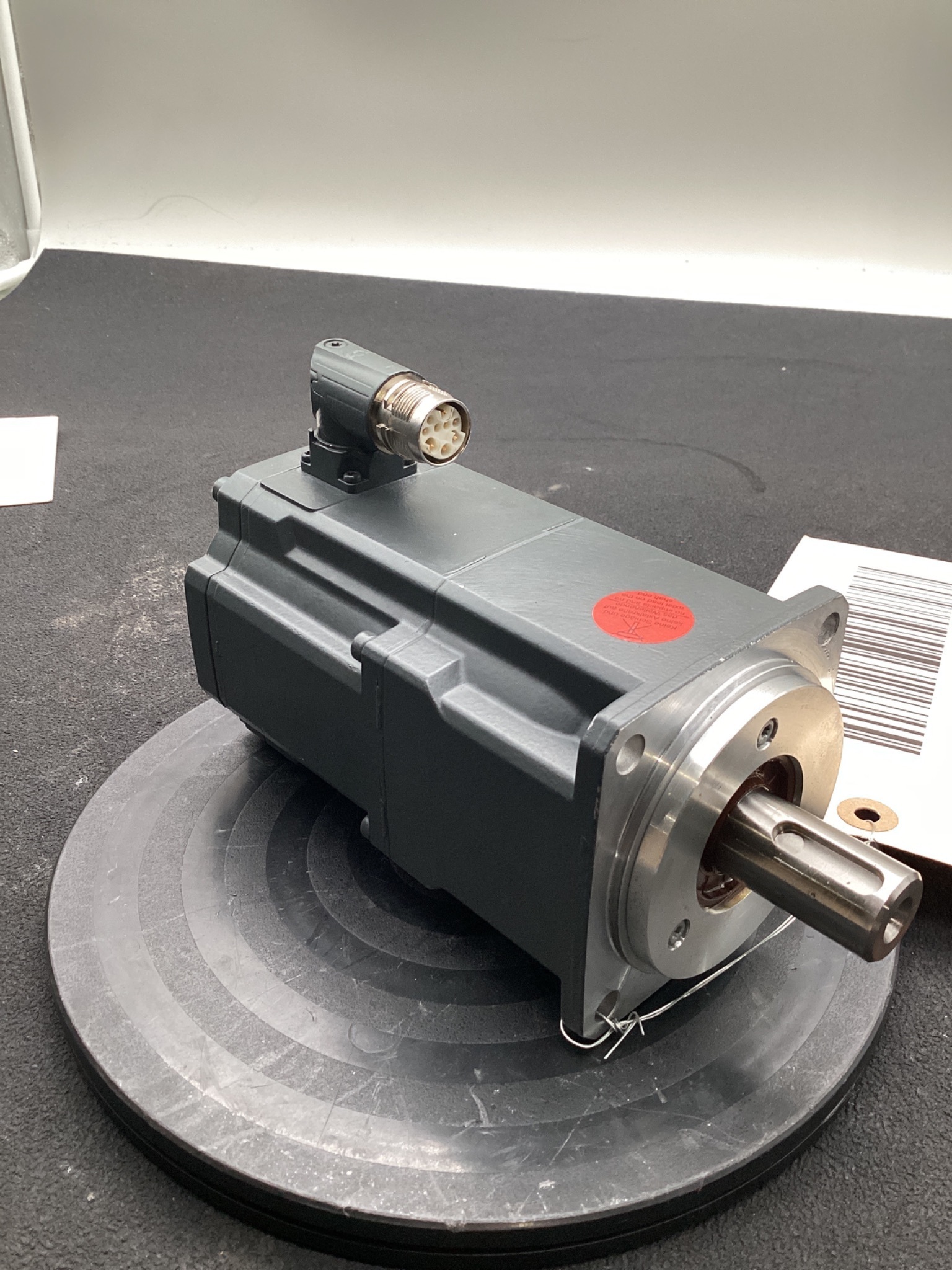 SIEMENS 1FK2104-4AF11-1SA0 SIMOTICS S SERVO MOTOR 0.4KW 3000RPM 4.05NM USED 2