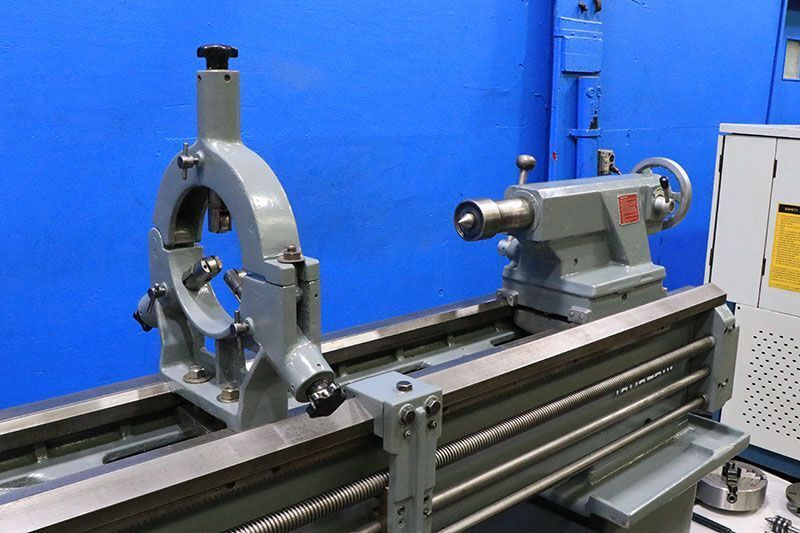 1980'S MAZAK GAP BED LATHE USED 10