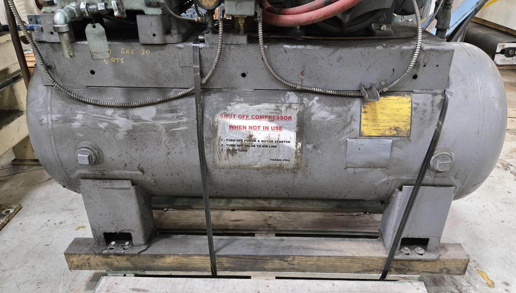 INGERSOLL-RAND 25T-T305LLM AIR COMPRESSOR USED 4