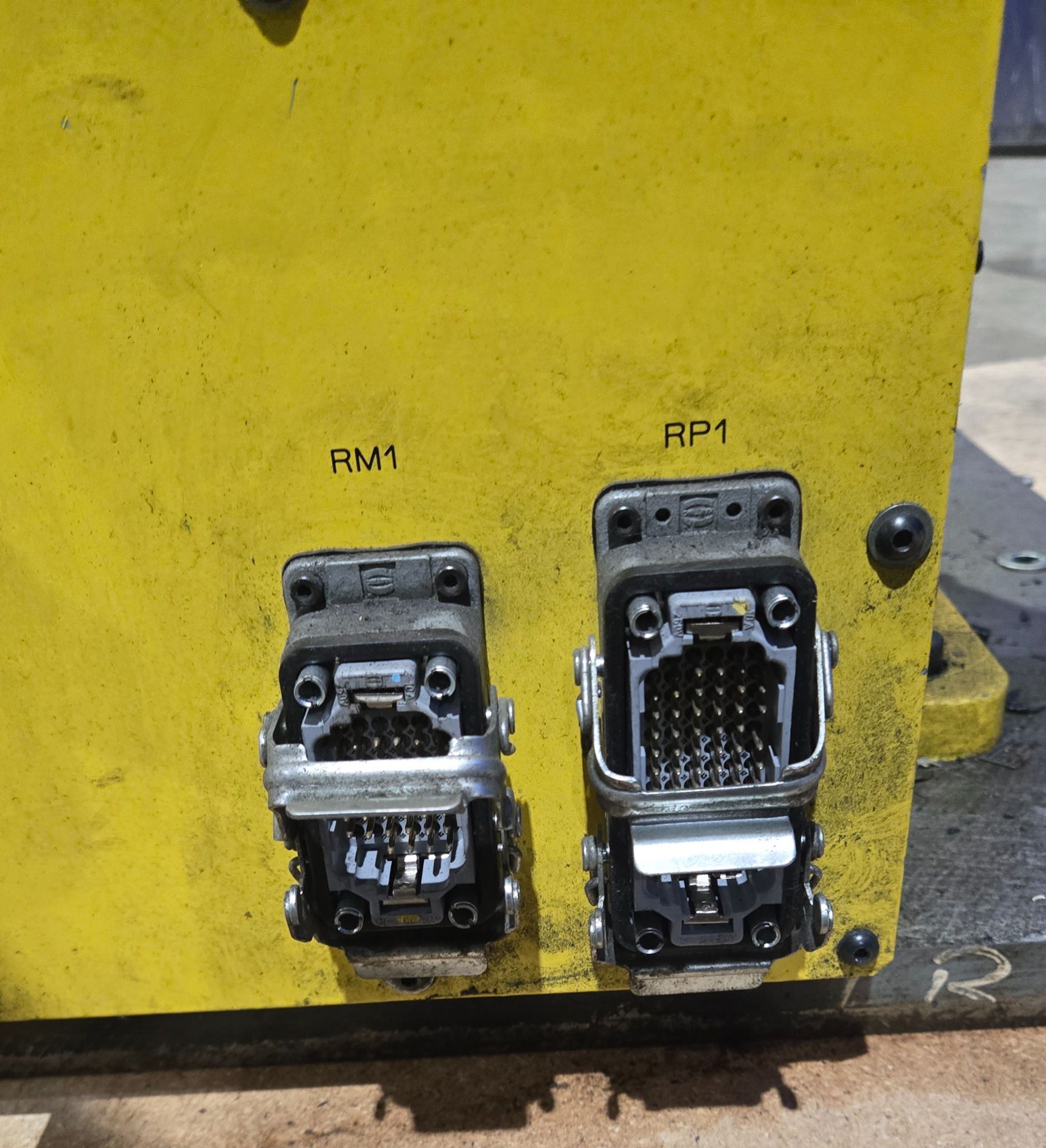 FANUC M-16i ROBOT ARM AND RJ-3 CONTROLLER W/ PENDANT USED 1999 7