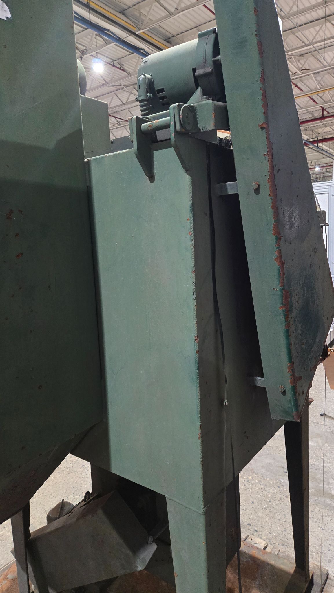 AR INDUSTRIES B-4 TUMBLE BLAST CHAMBER USED 6