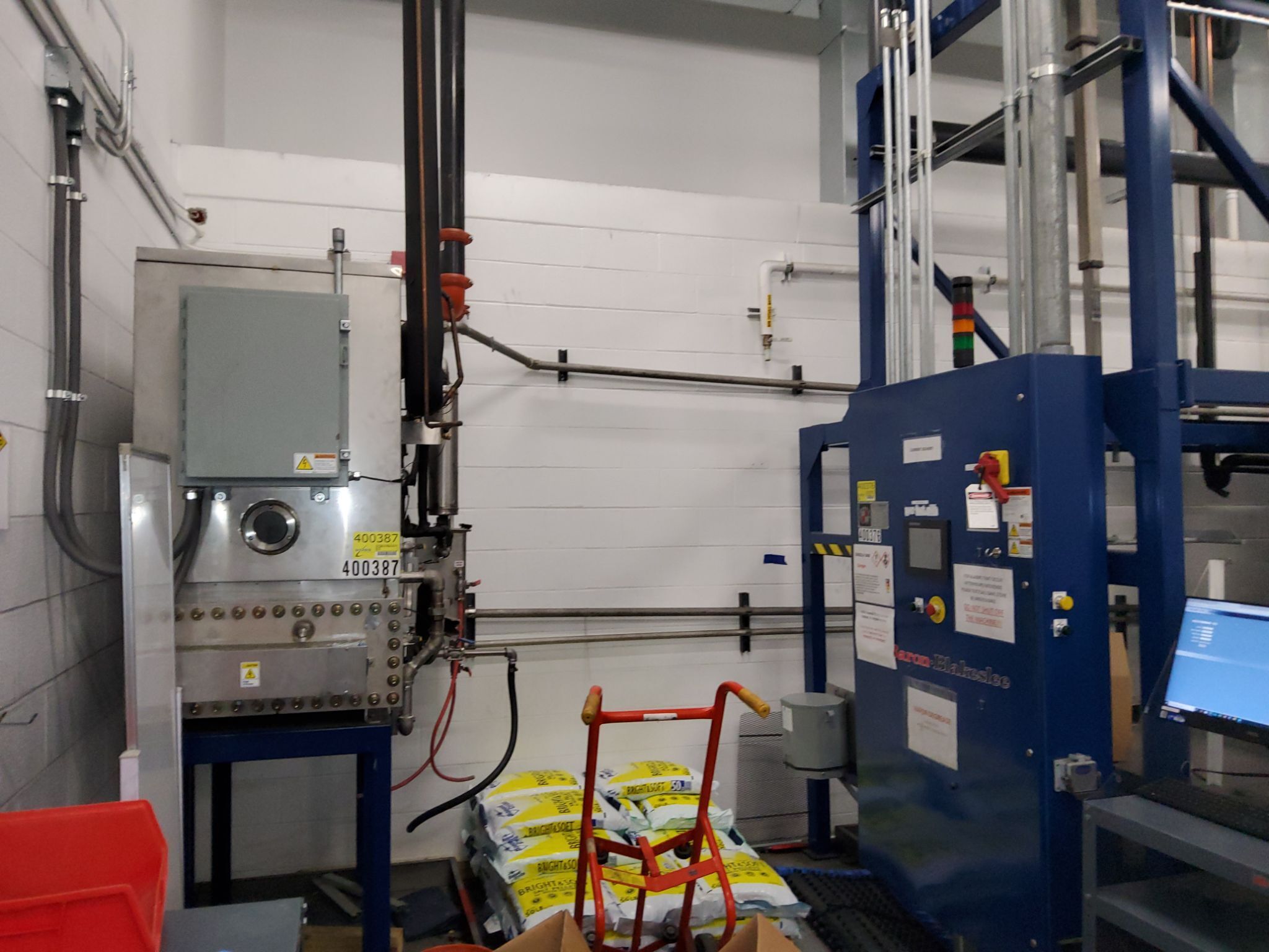 2023 BARON BLAKESLEE Z SERIES DEGREASER WTIH MONORAIL LOADING SYSTEM 17
