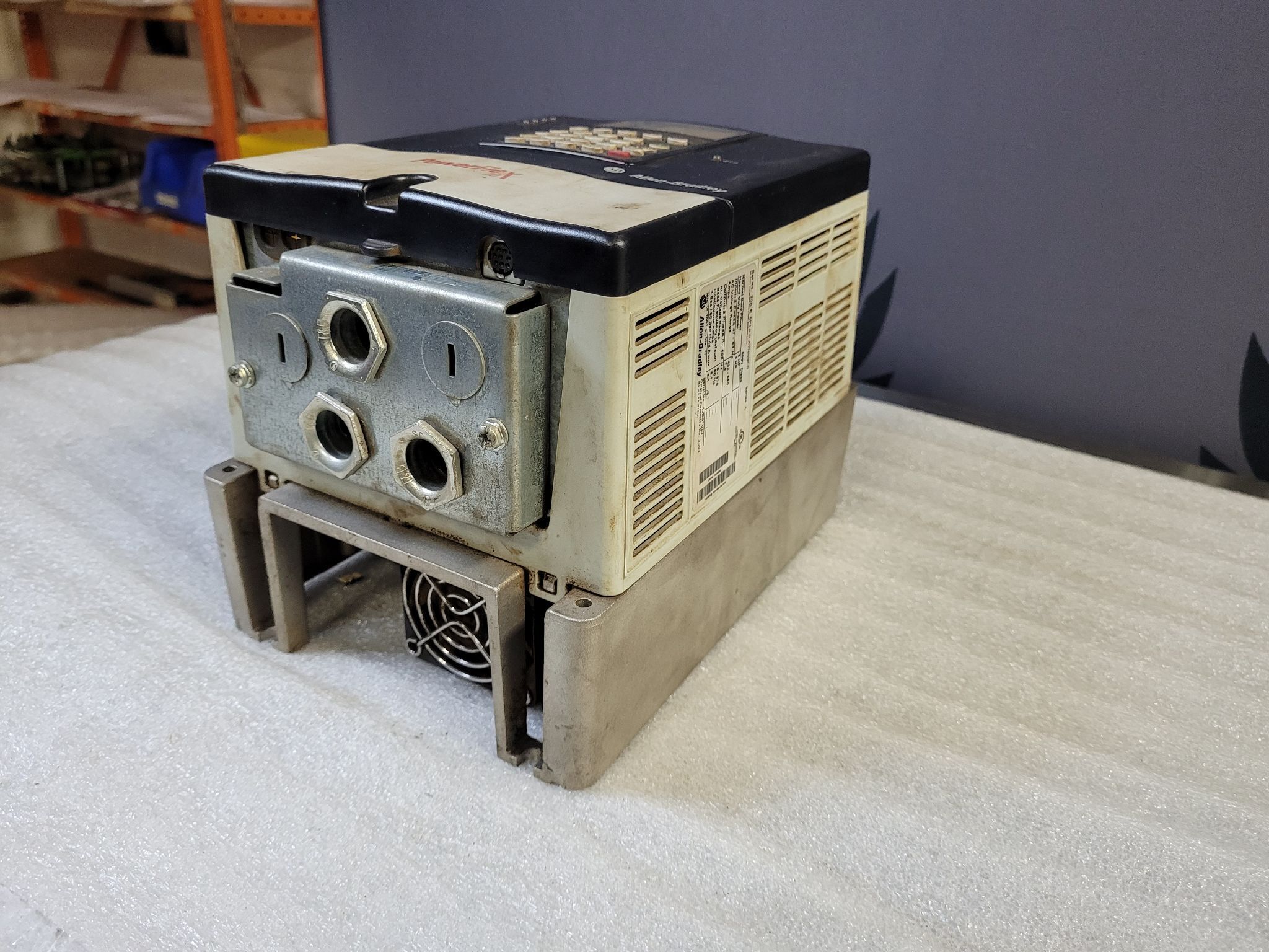 ALLEN BRADLEY 20AE6P1A0AYNNNC0 PowerFlex 70 AC Drive 600V 5HP USED 1