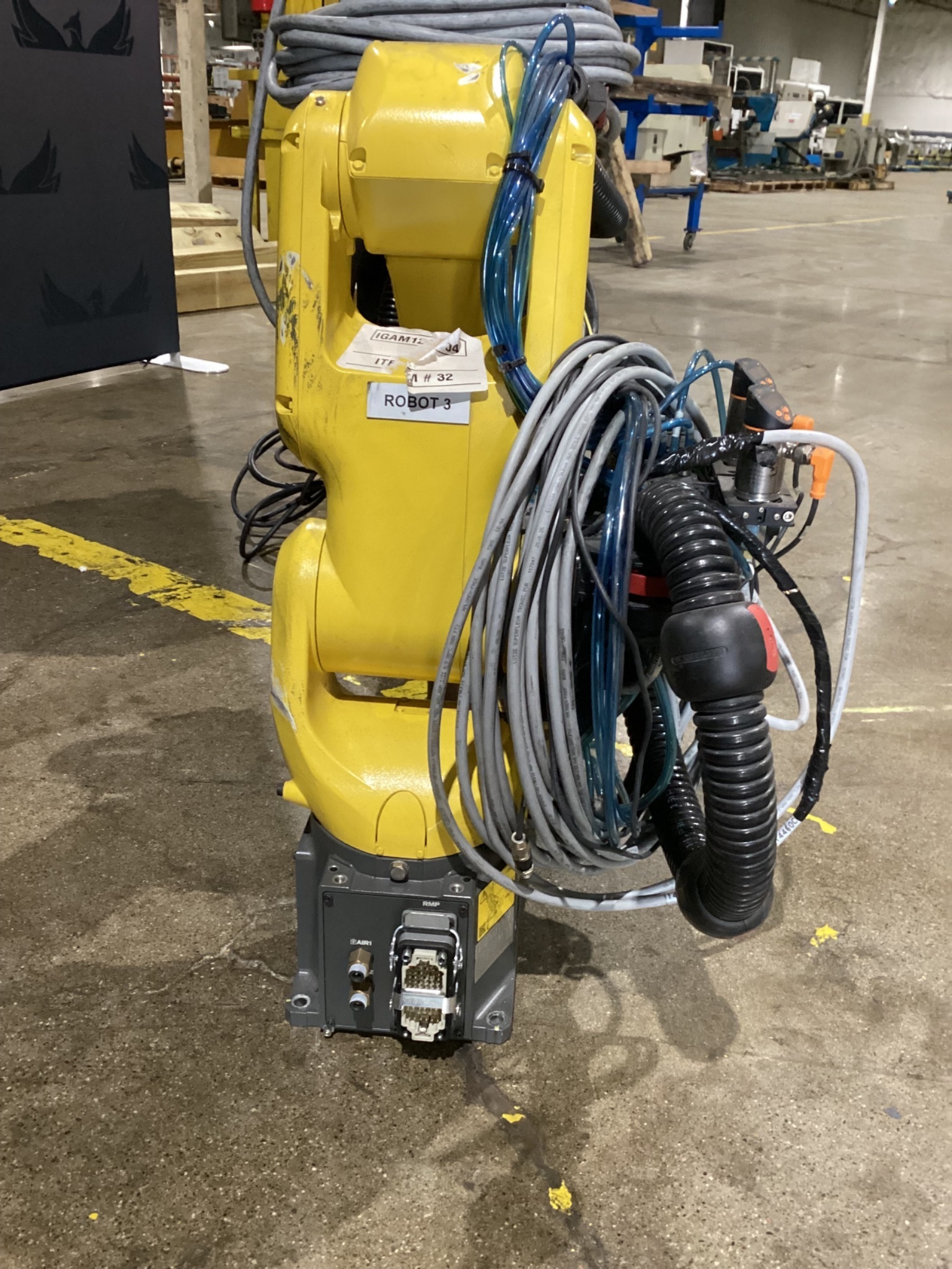 FANUC LR MATE 200iD w/ R-30iB Mate PLUS Controller, Gripper EOA Included USED 3
