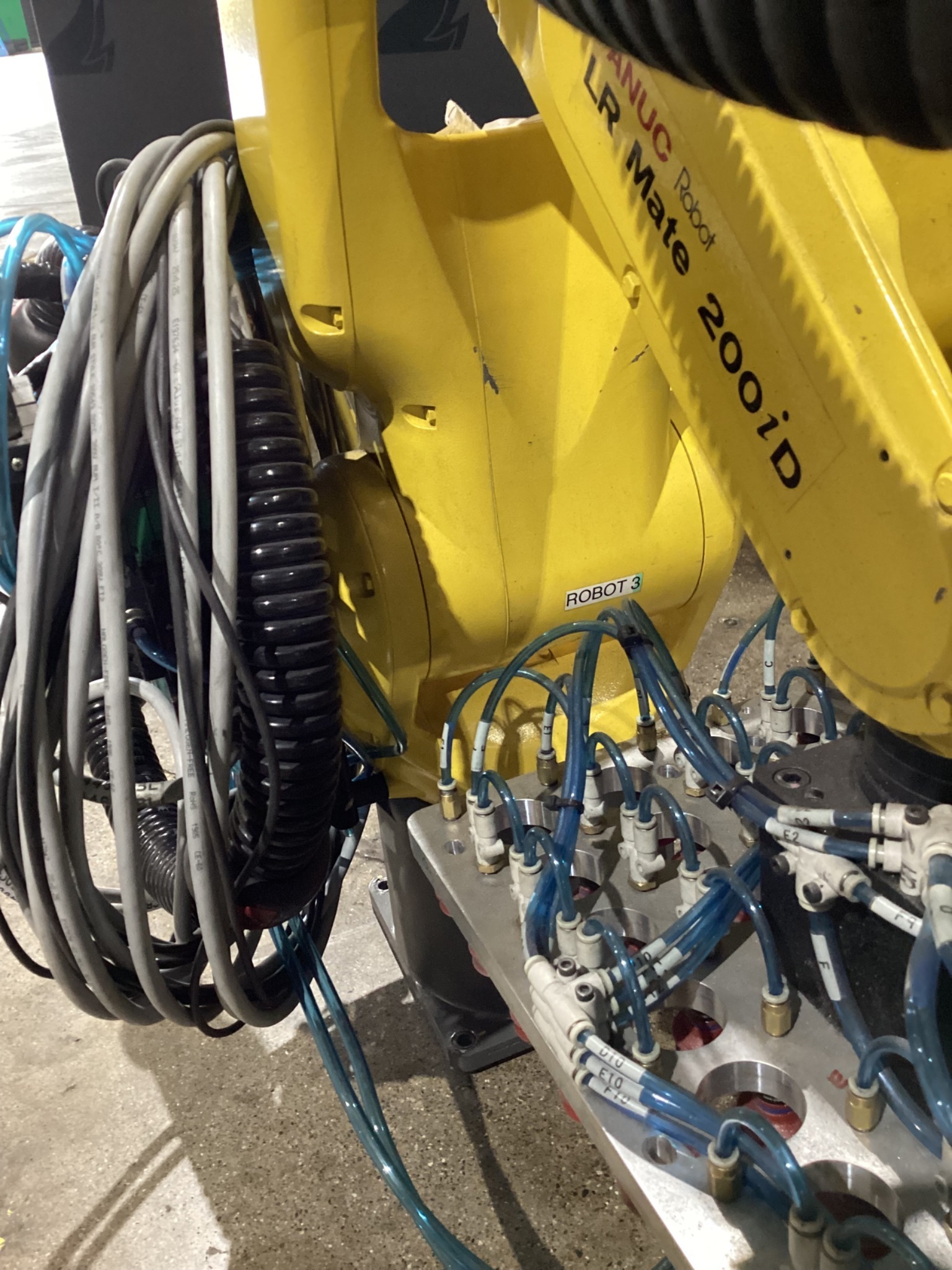 FANUC LR MATE 200iD w/ R-30iB Mate PLUS Controller, Gripper EOA Included USED 7
