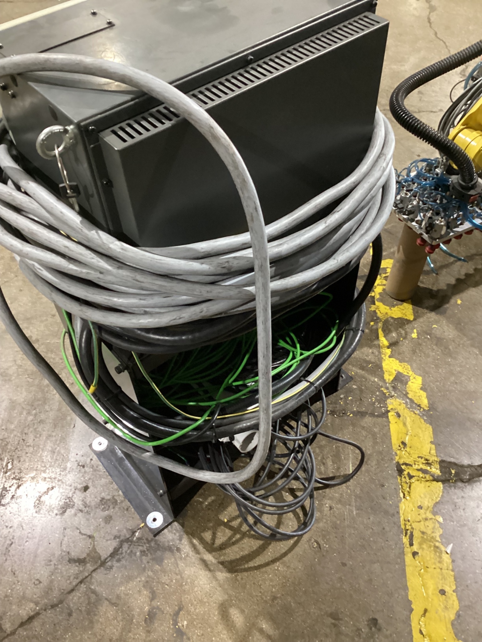 FANUC LR MATE 200iD w/ R-30iB Mate PLUS Controller, Gripper EOA Included USED 13