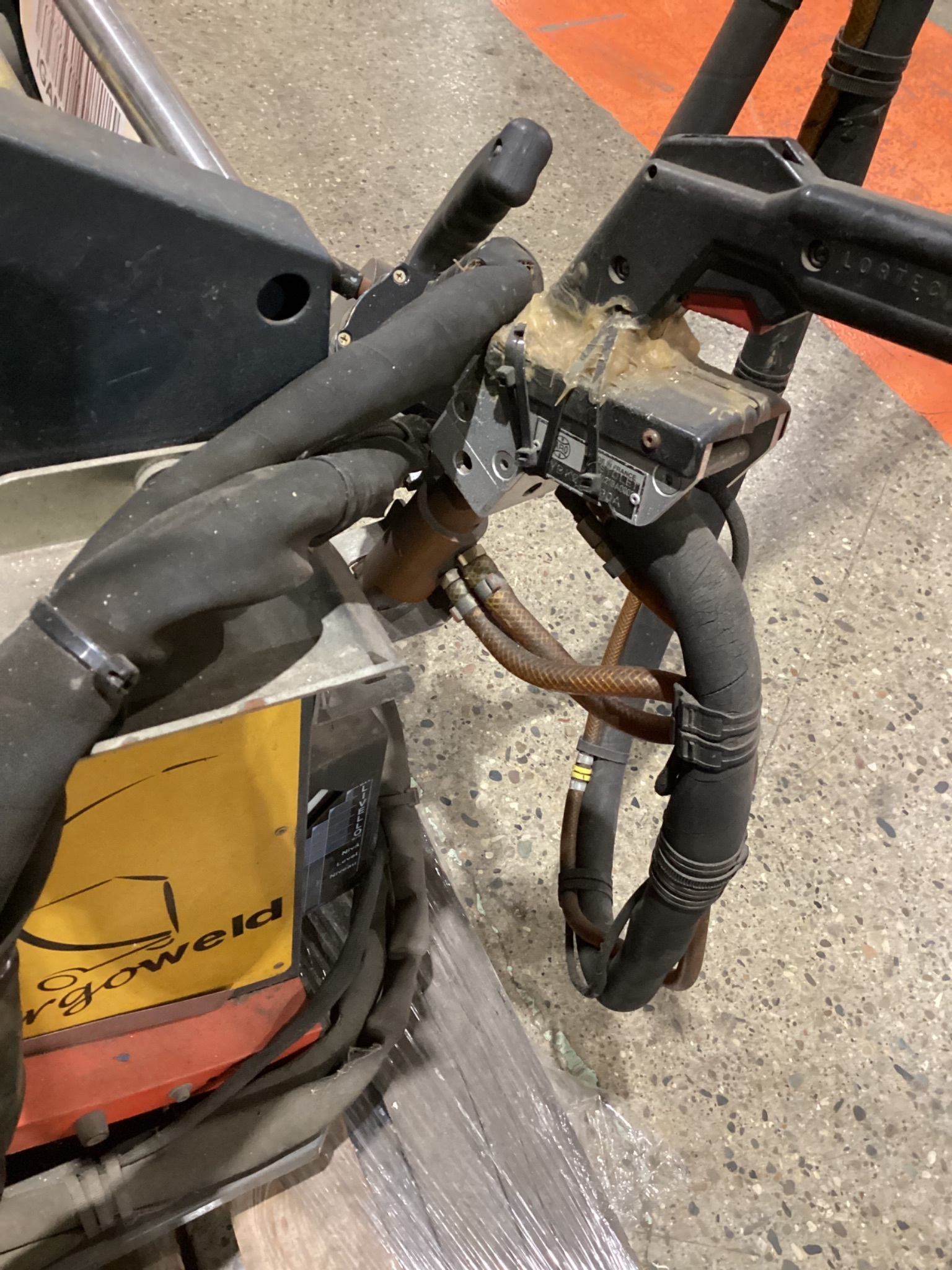 ARO ERGOWELD 14K V4 Mobile Spot Welder USED 8