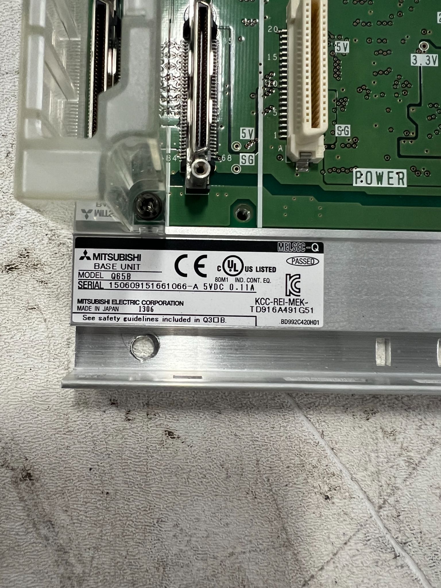 MITSUBISHI Q65B PROGRAMMABLE LOGIC CONTROLS USED 2