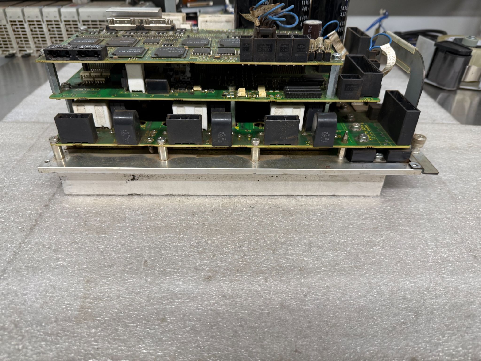 FANUC A06B-6400-H102 (B) 6-Axis Servo Amplifier USED 1