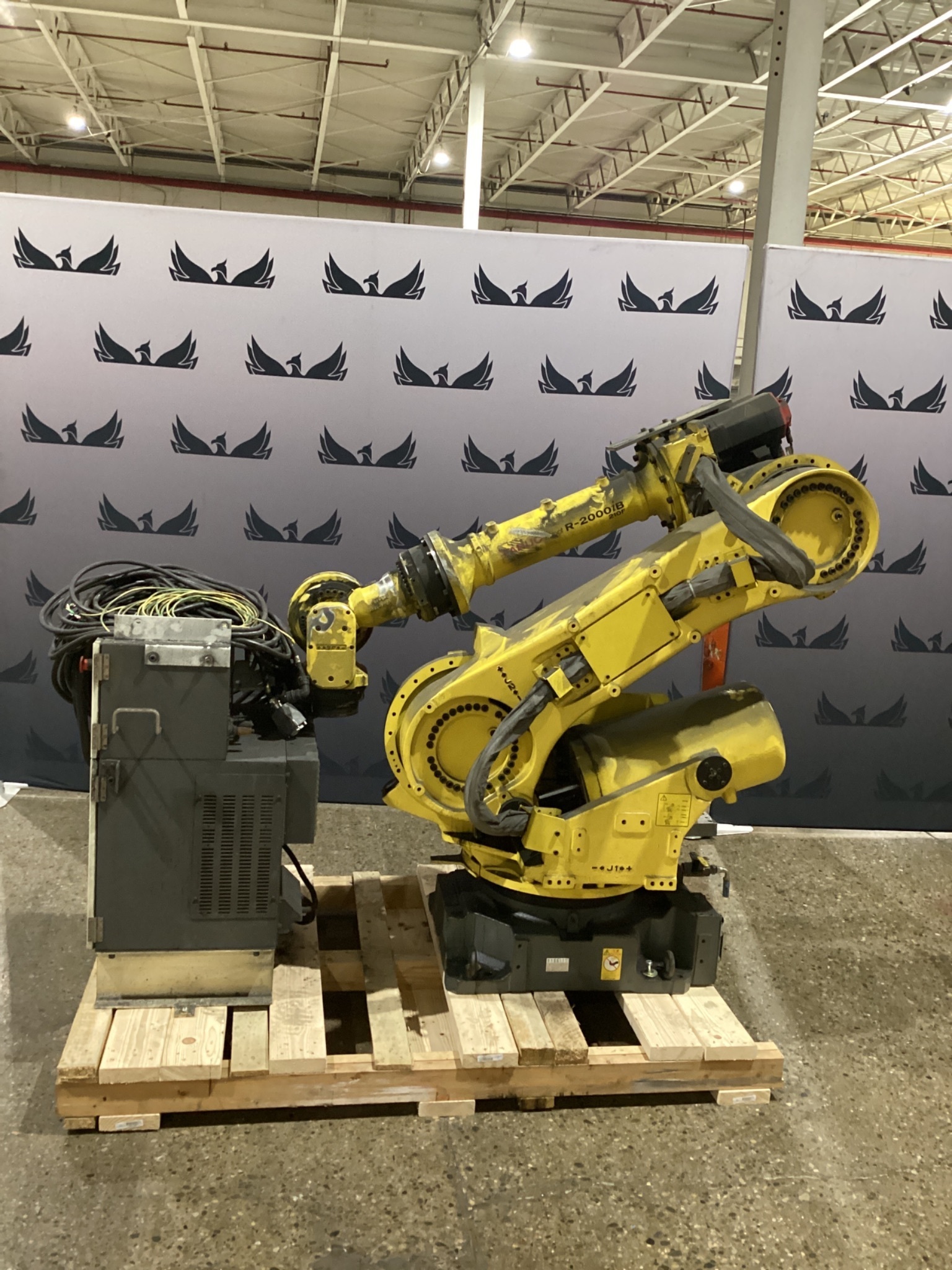 FANUC R-2000iB/210F Complete w/ R-30iB Controls USED - Missing Teach Pendant 0