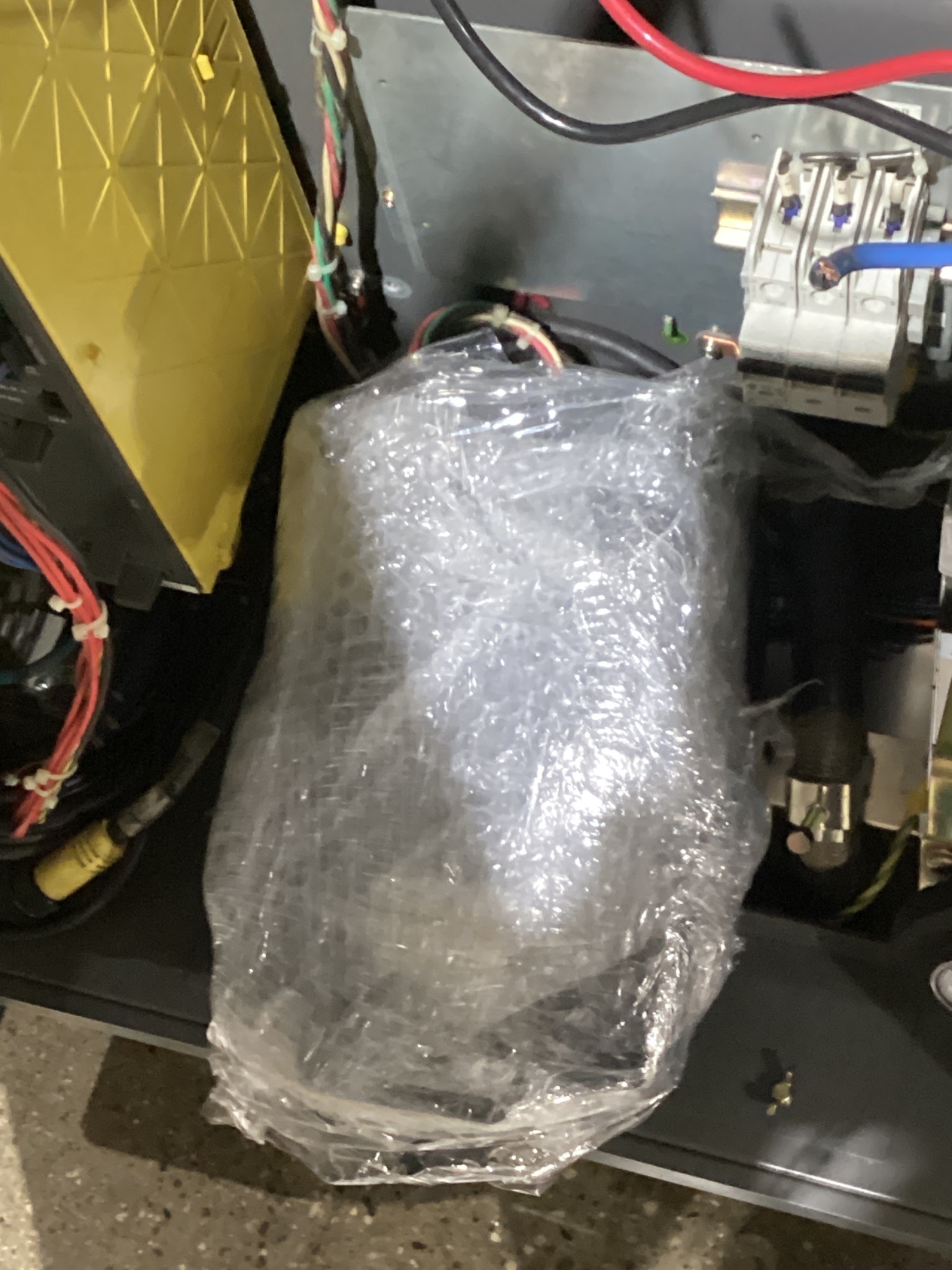 FANUC R-2000iB/165F Complete w/ R-30iA Controls USED 6