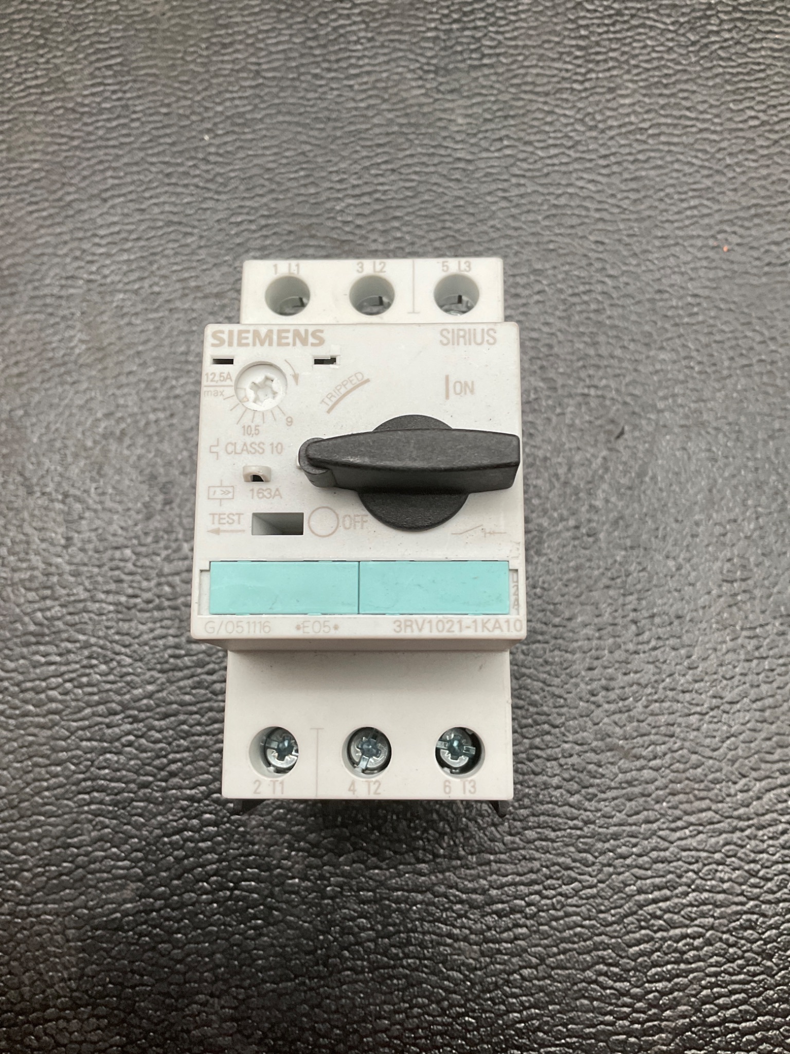 SIEMENS 3RV1021-1KA10 Motor Protection Circuit Breaker USED 1