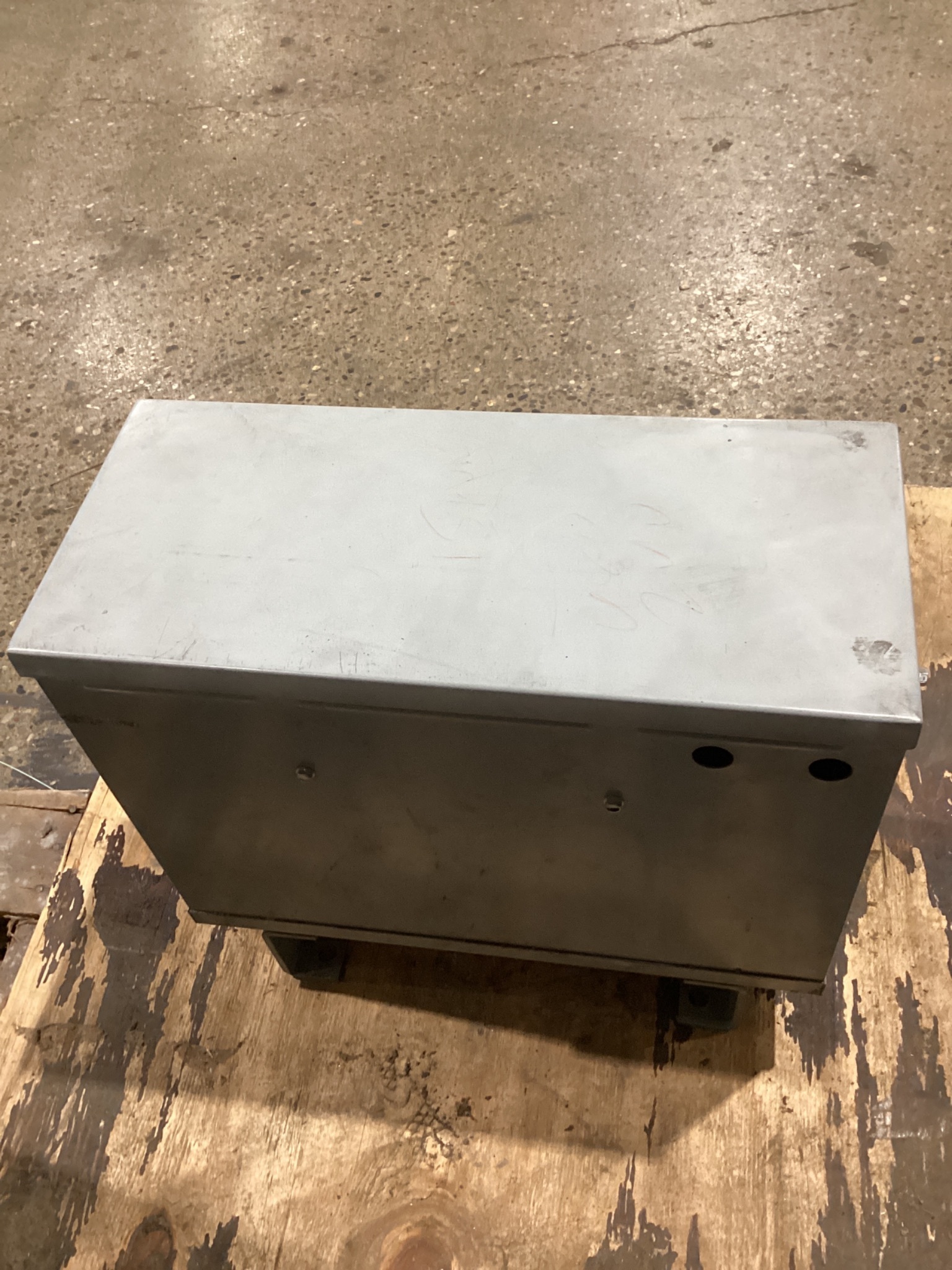 ACME T3533411S 15KVA DRY TYPE TRANSFORMER 3PH 480V - 240/120V USED 2