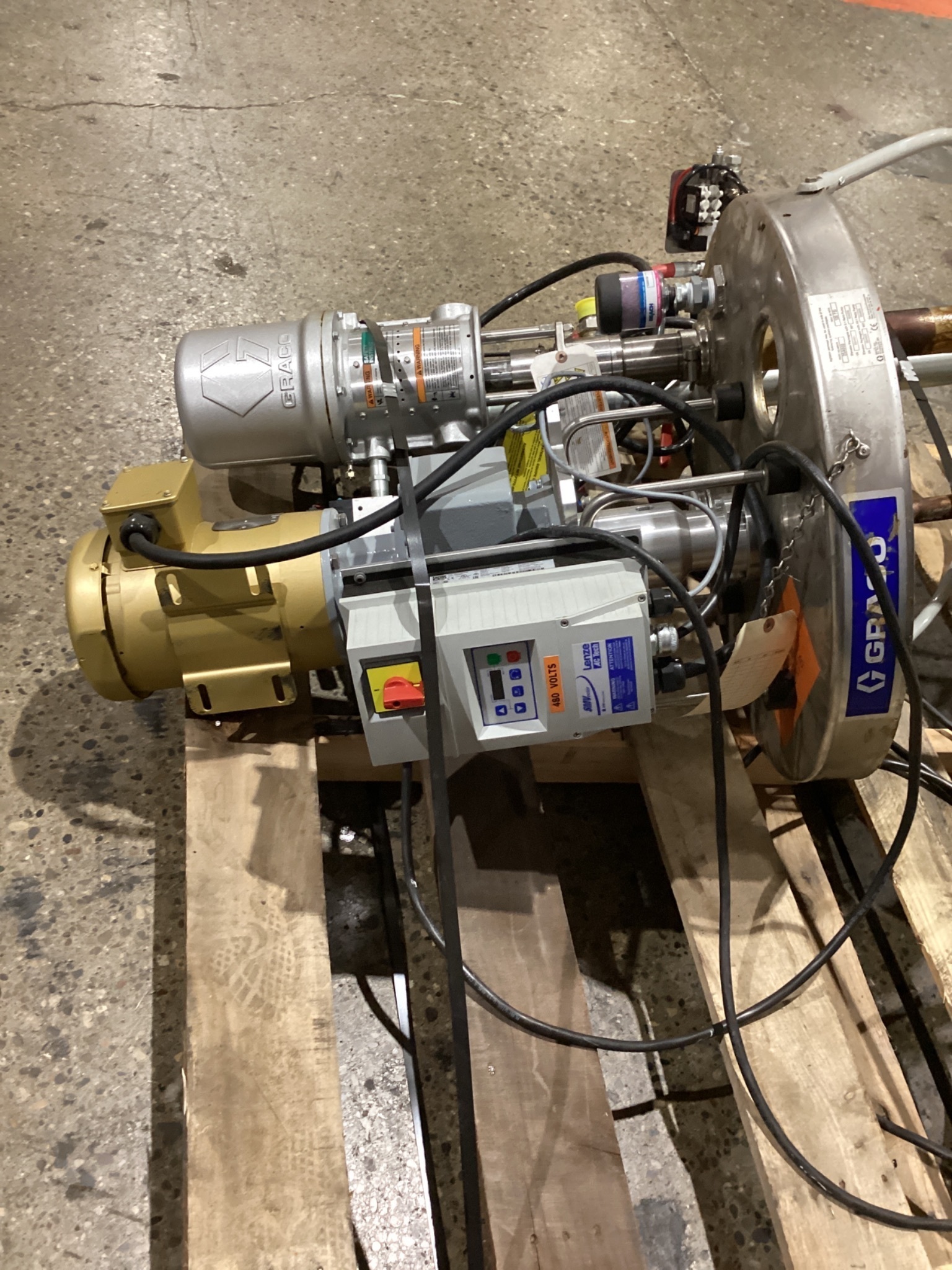 GRACO 25A600 Xtreme-Duty Agitator with Elevator for 55-Gallon Drum USED 3