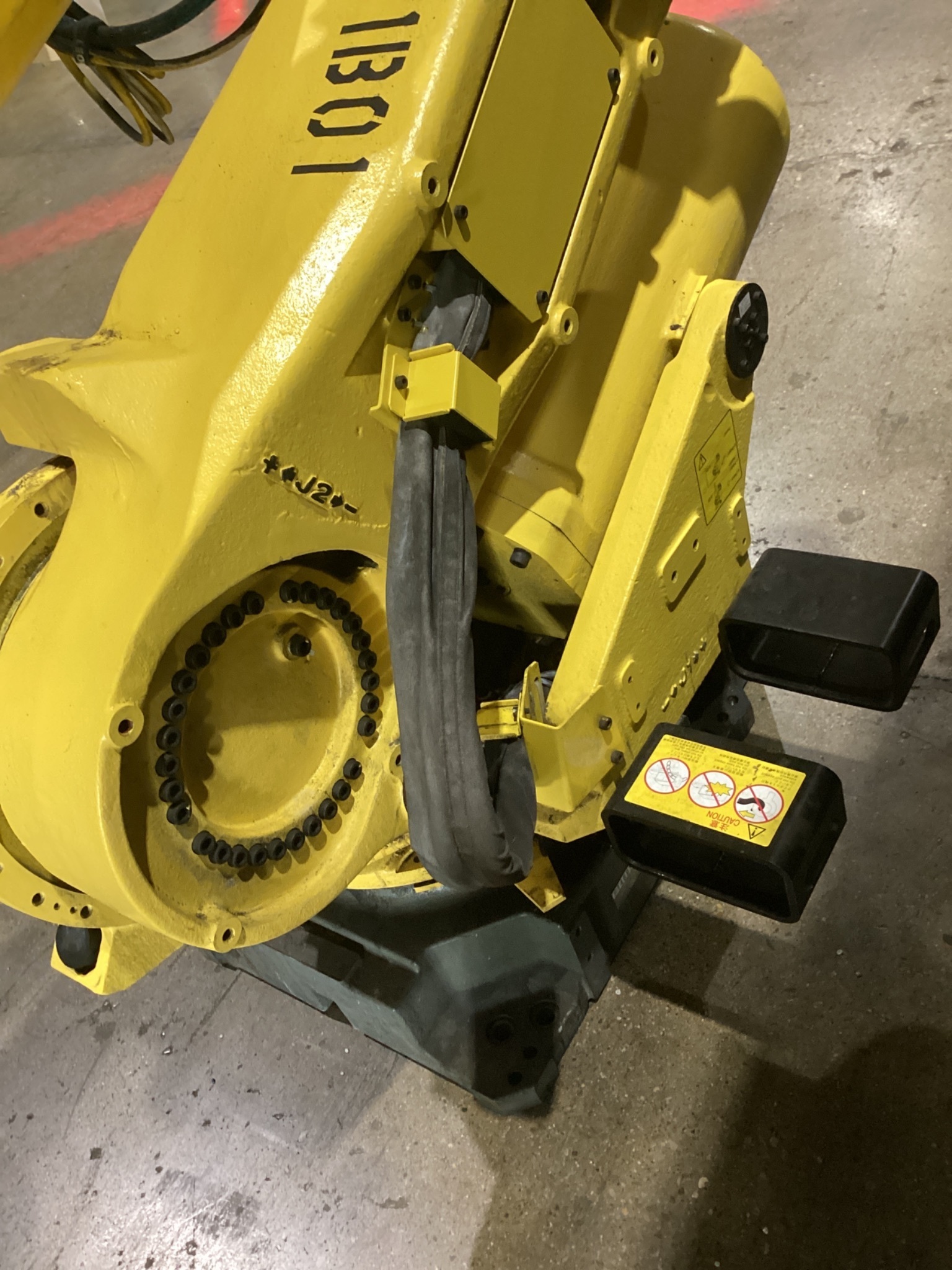 FANUC R-2000iB/185L 6-Axis Robot Arm F148915 USED 6