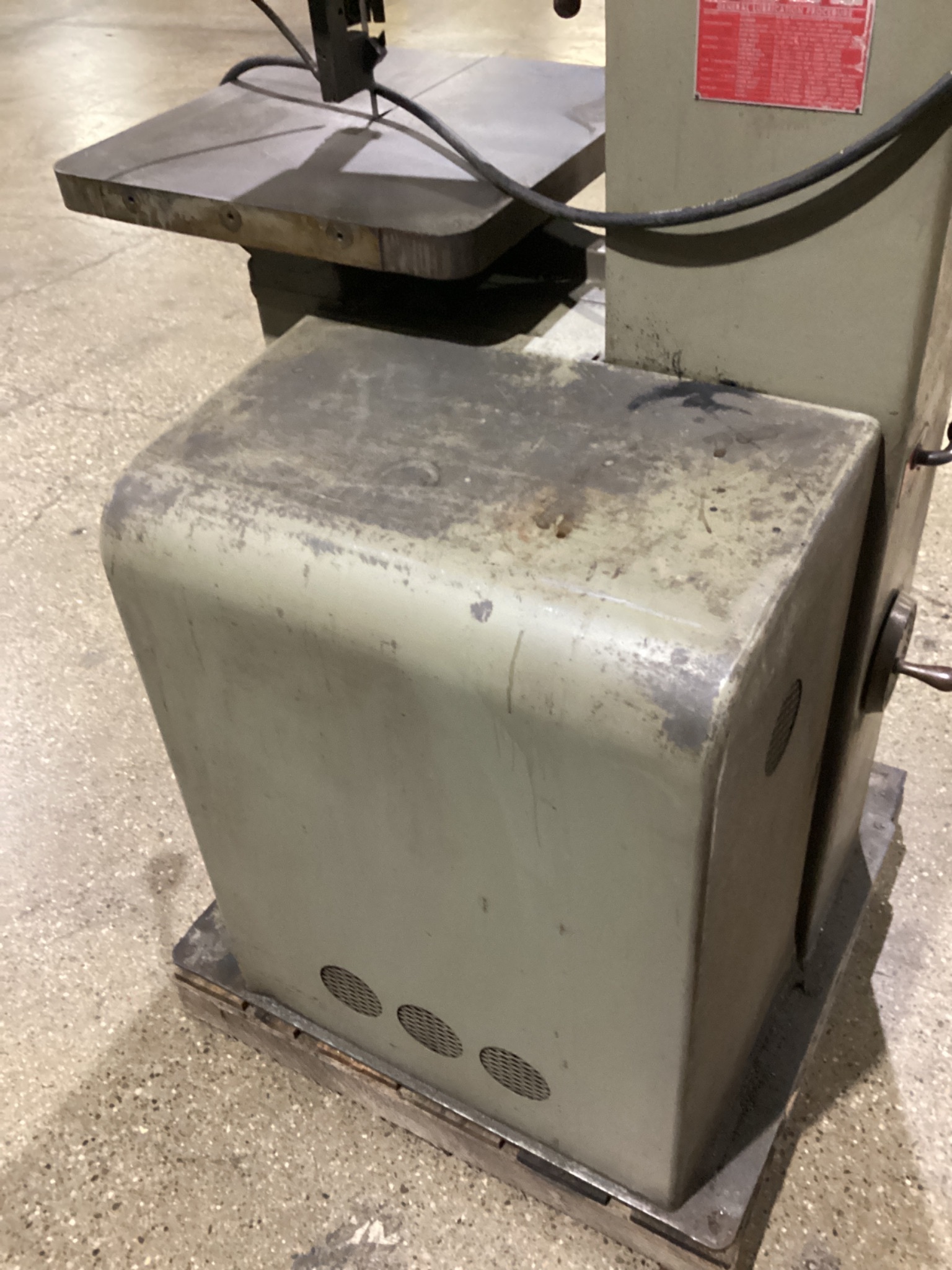 DOALL 1612-0 Vertical Band Saw USED 4