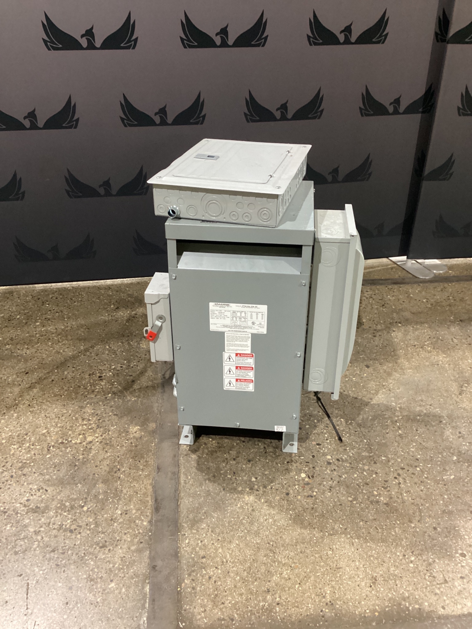 POWERTRAN PTN104-25K-EE 25KVA Step-Down Transformer 1PH USED 0