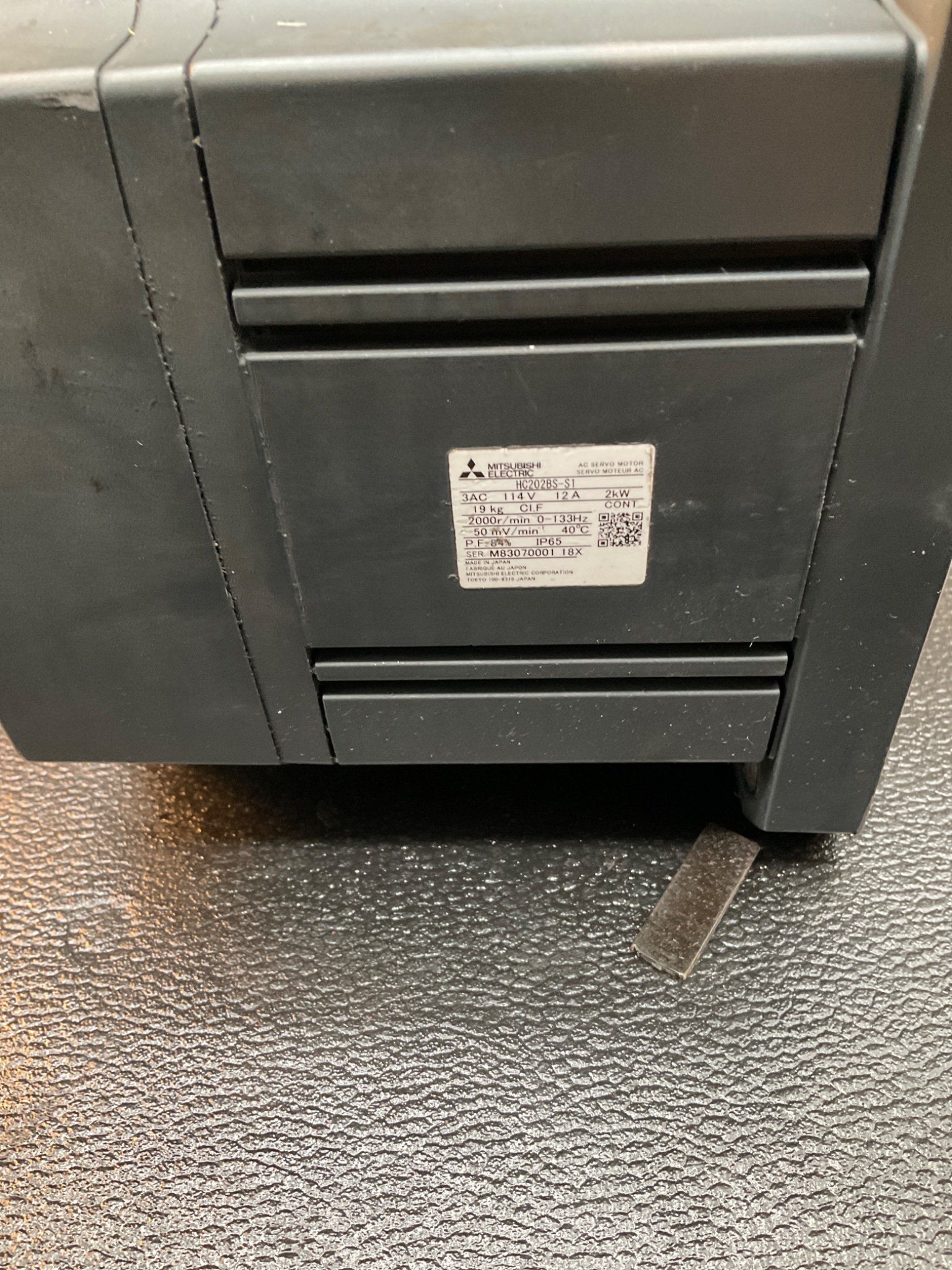 MITSUBISHI HC202BS-S1 AC SERVO MOTOR 2KW 114V 12A USED 1
